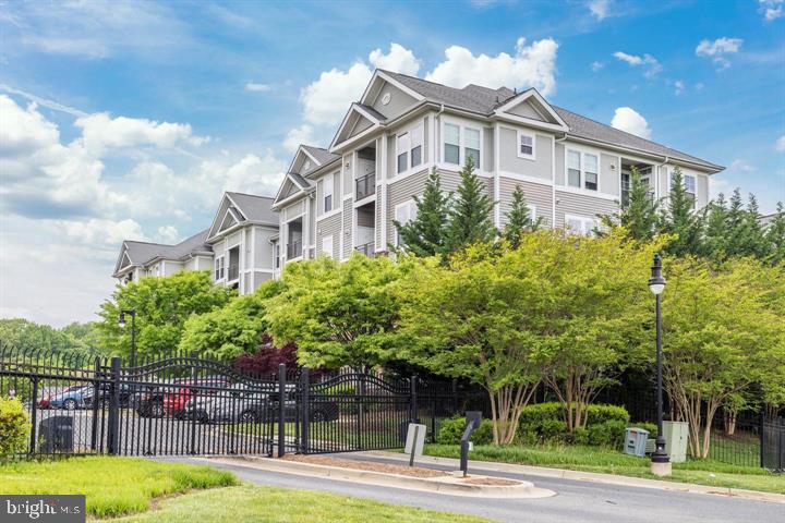 THE ADDISON AT ST PAUL - Residential