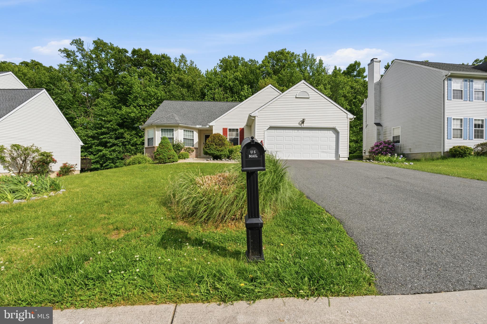 279 E FLAGSTONE DRIVE