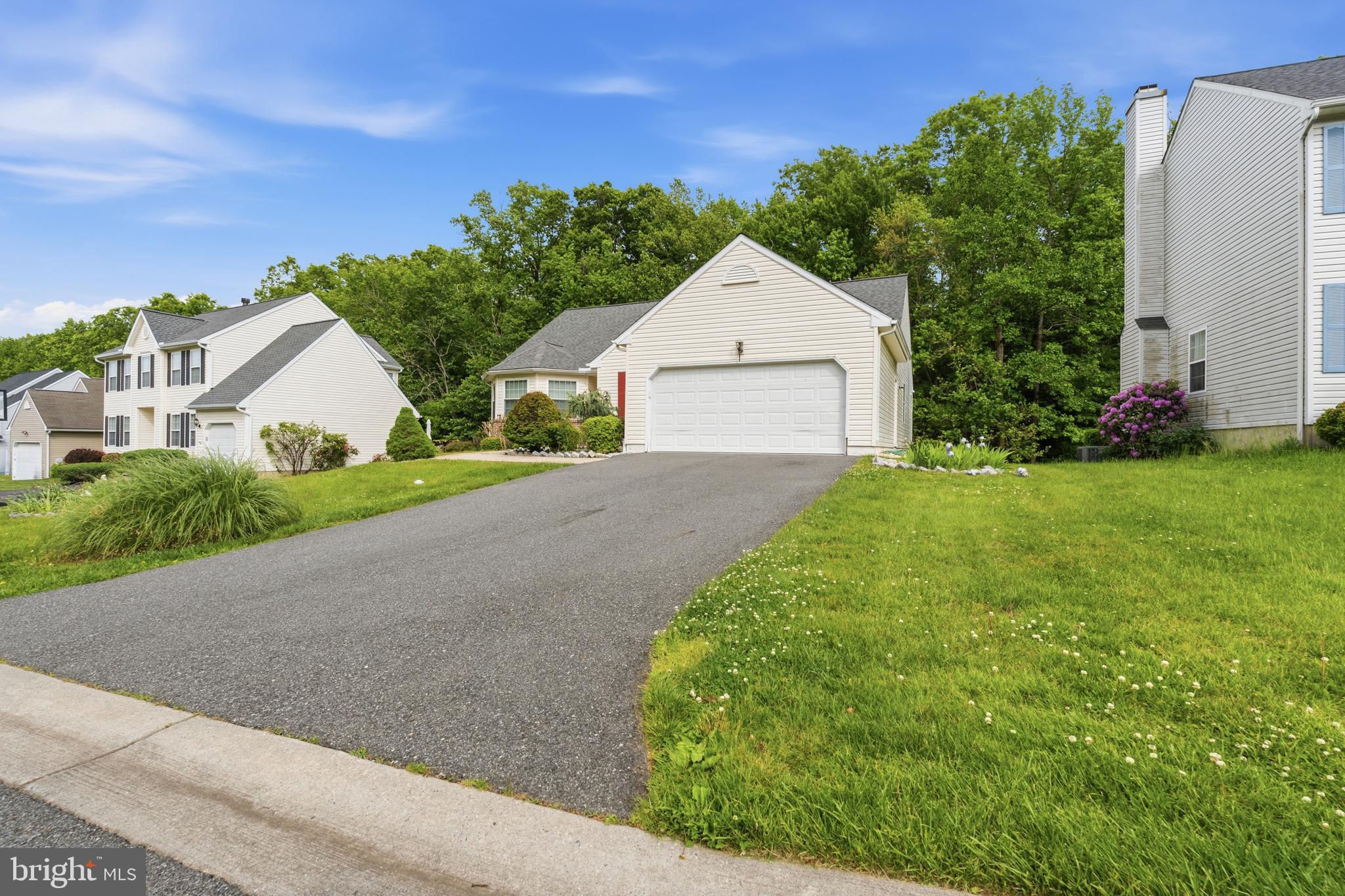 279 E FLAGSTONE DRIVE