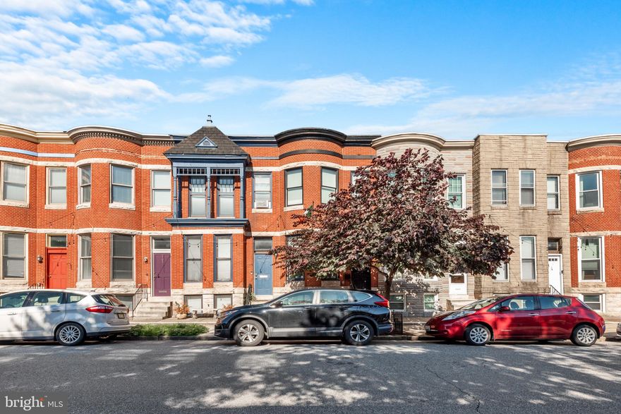 STUNNING ROW HOME LOCATED IN PATTERSON PARK AVAILABLE MID JULY. GLISTENING HARDWOODS CASCADE THROUGHOUT. LARGE CHEFS KITCHEN, DESIGNER LIGHTING, TALL CEILINGS. SPACIOUS 3 BEDROOMS WITH 2 FULL BATHROOMS. FINISHED LOWER LEVEL. TONS OF NATURAL LIGHT. AMPLE STORAGE. PRIVATE PATIO OFF REAR KITCHEN. CLOSE PROXIMITY TO RETAIL SHOPPING, LOCAL DINING, PATTERSON PARK, AND ALL MAJOR HIGHWAYS. SCHEDULE A PRIVATE TOUR TODAY. PETS CASE BY CASE BASIS.