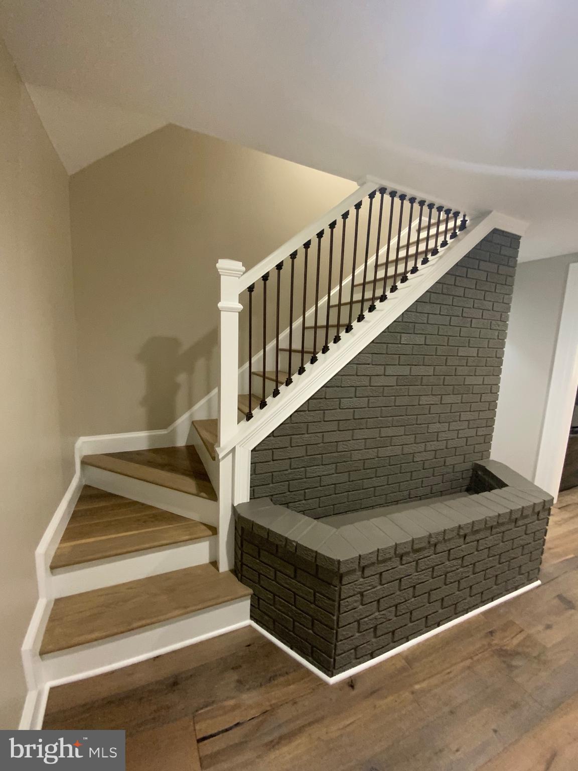 WINDSOR MILL - Residential