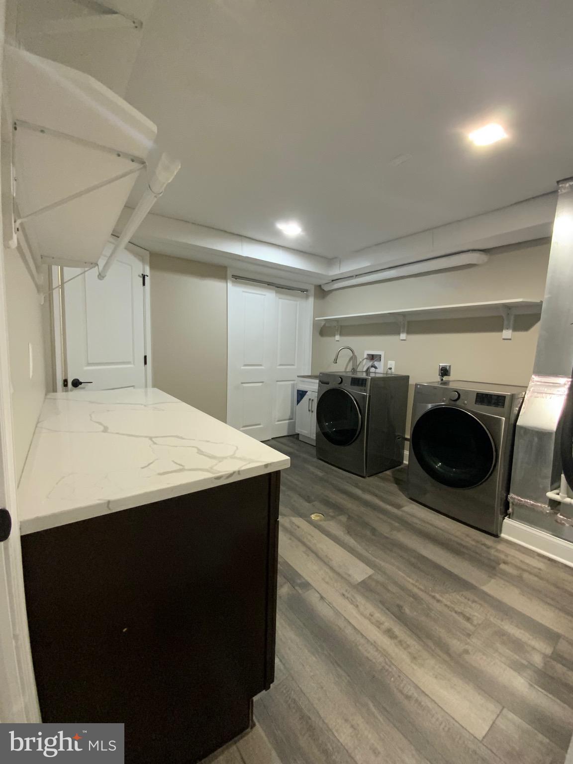 WINDSOR MILL - Residential