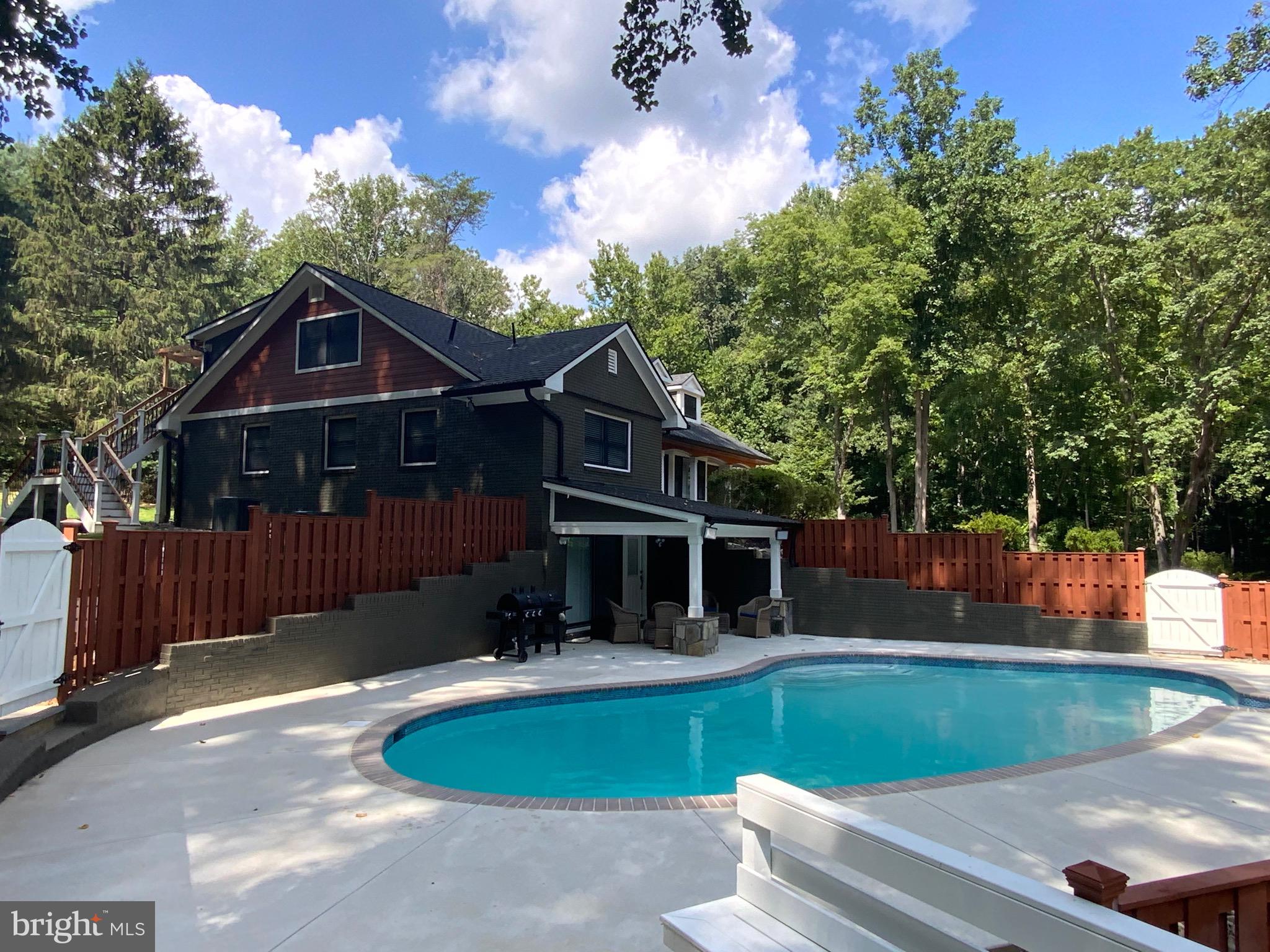 WINDSOR MILL - Residential