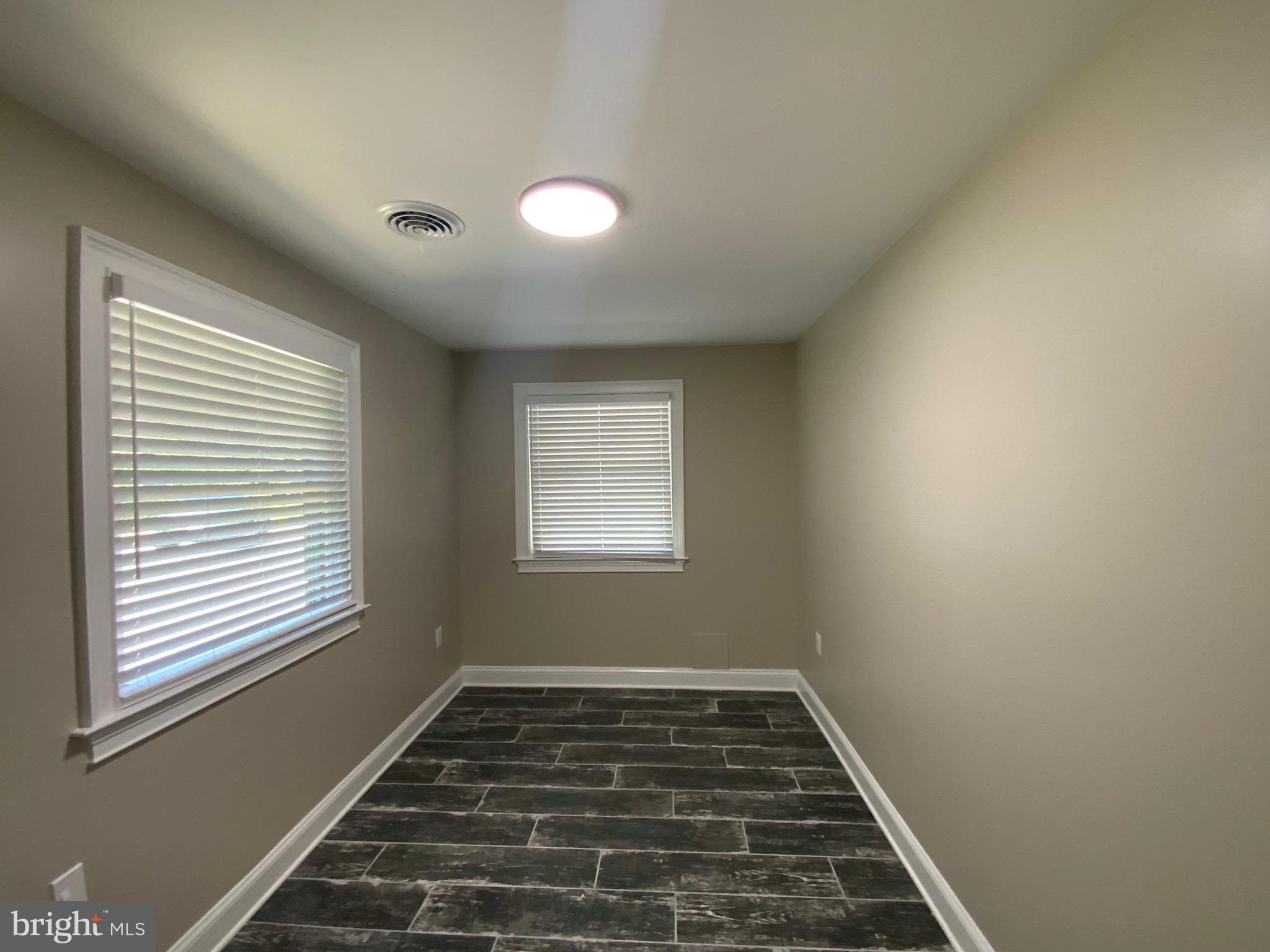 WINDSOR MILL - Residential