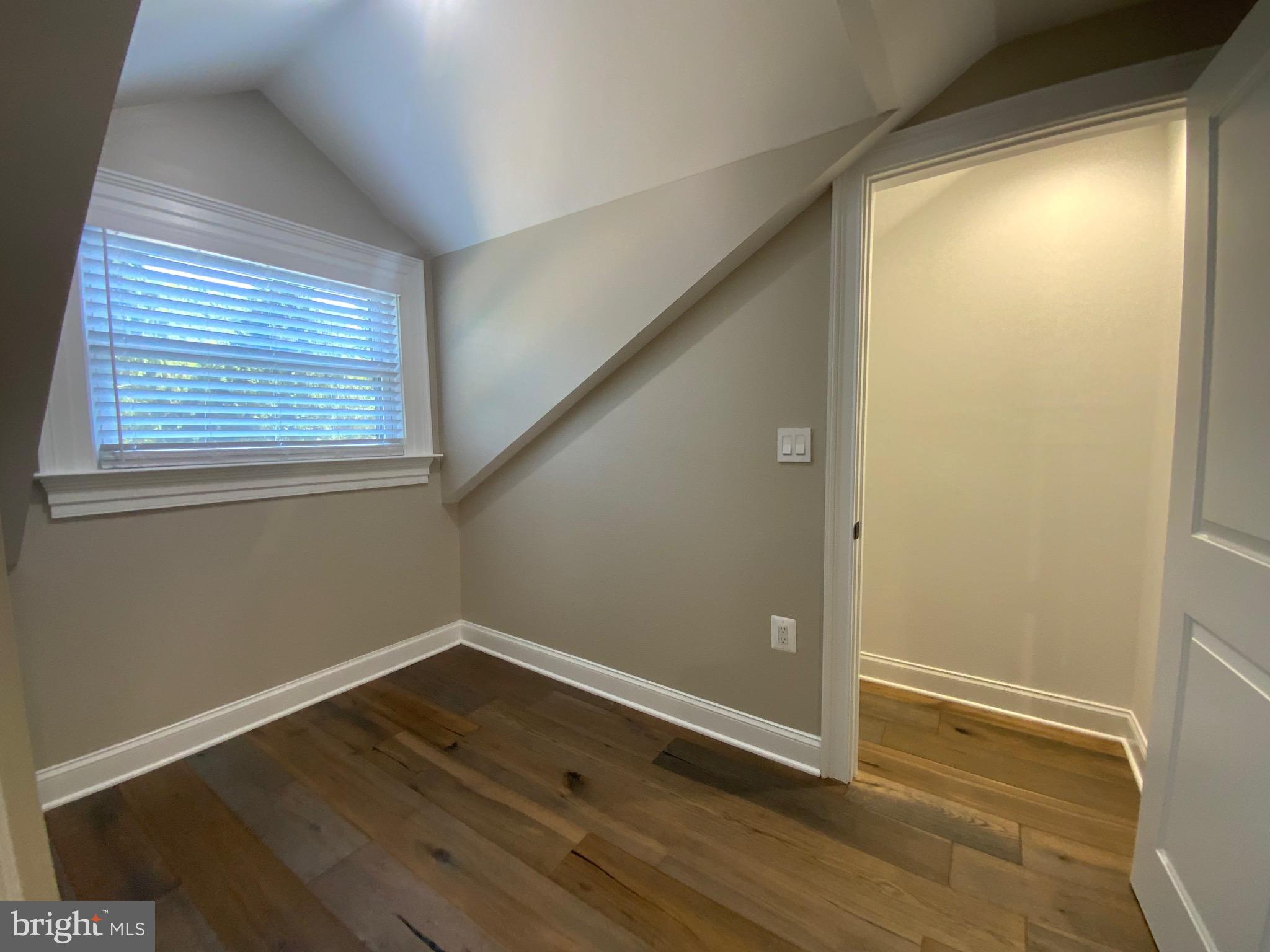 WINDSOR MILL - Residential