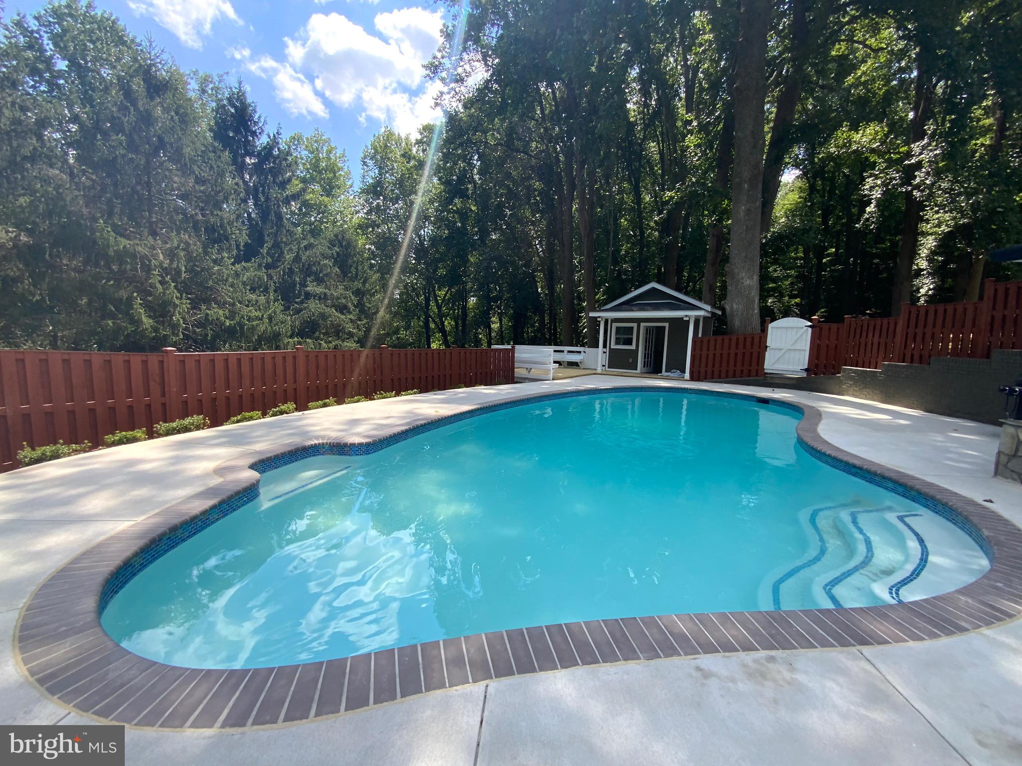 WINDSOR MILL - Residential