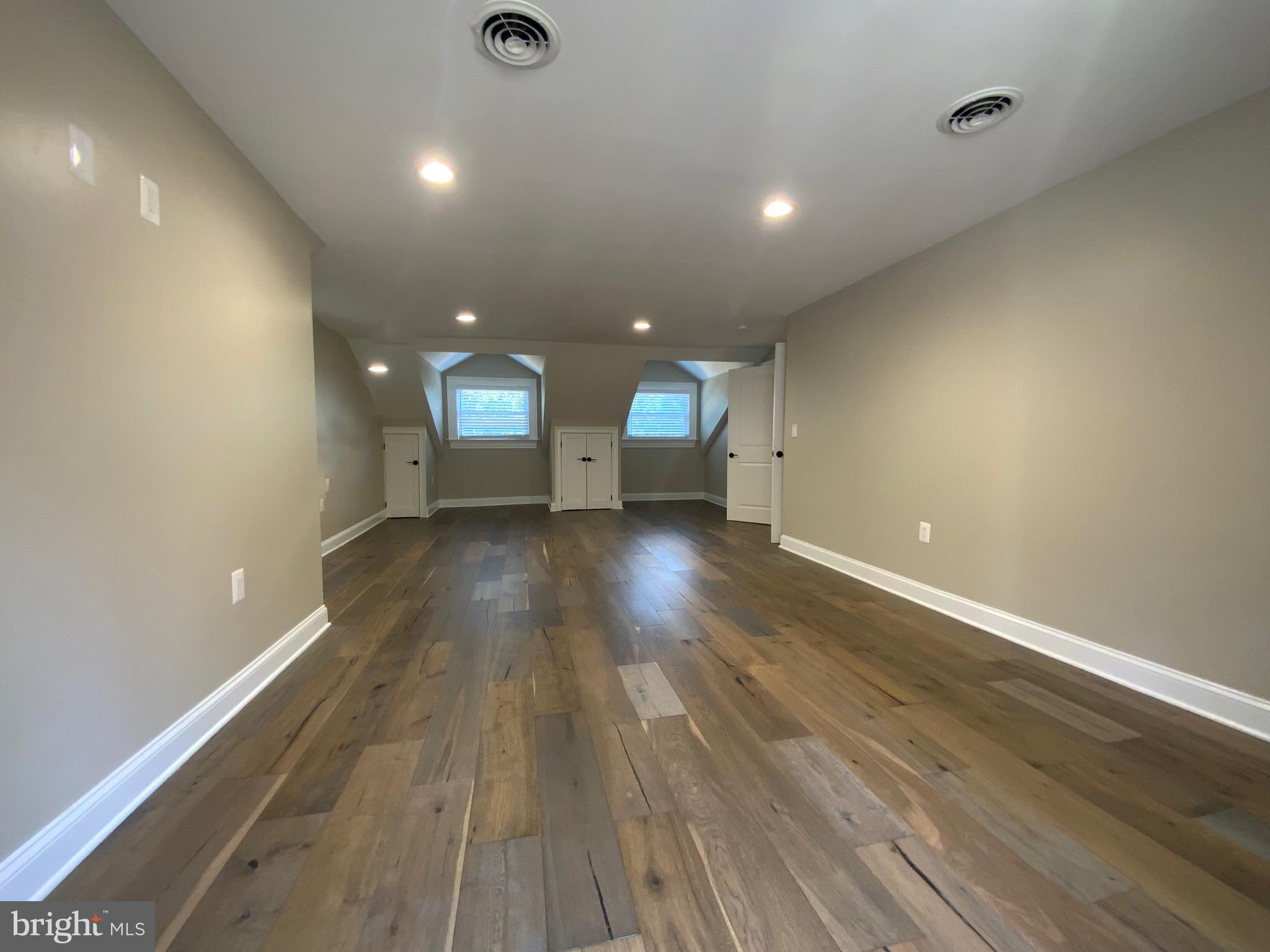 WINDSOR MILL - Residential