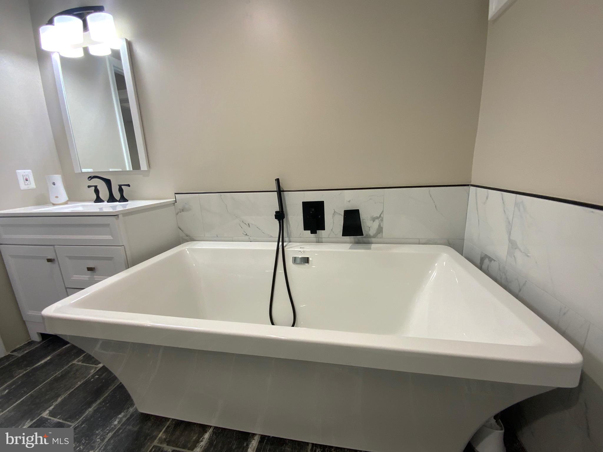 WINDSOR MILL - Residential