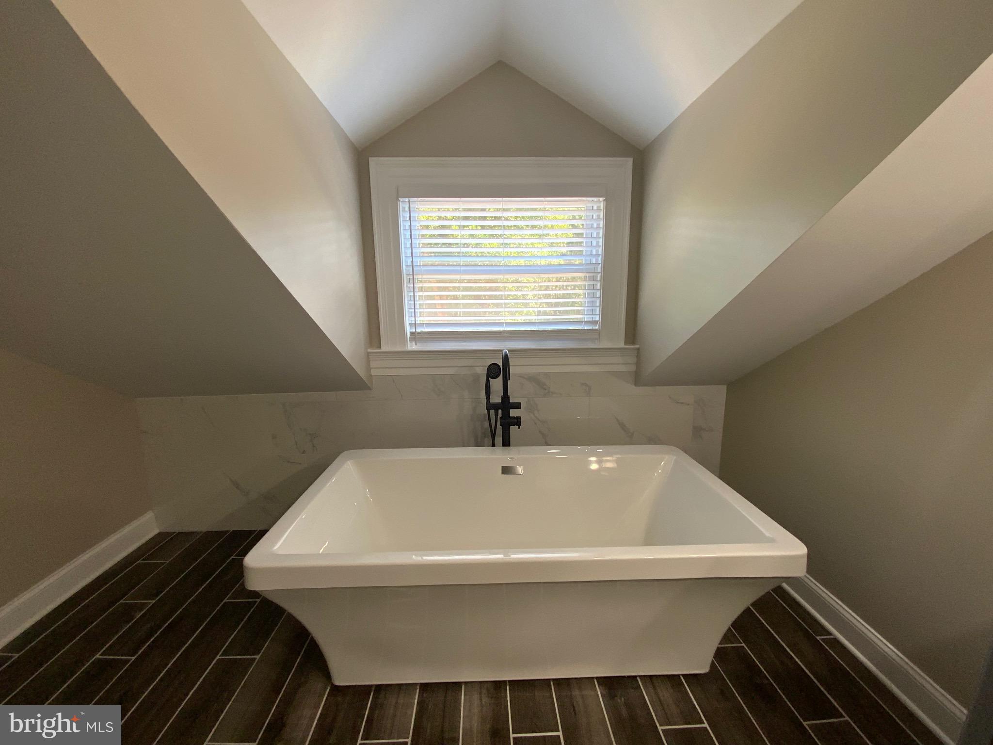 WINDSOR MILL - Residential