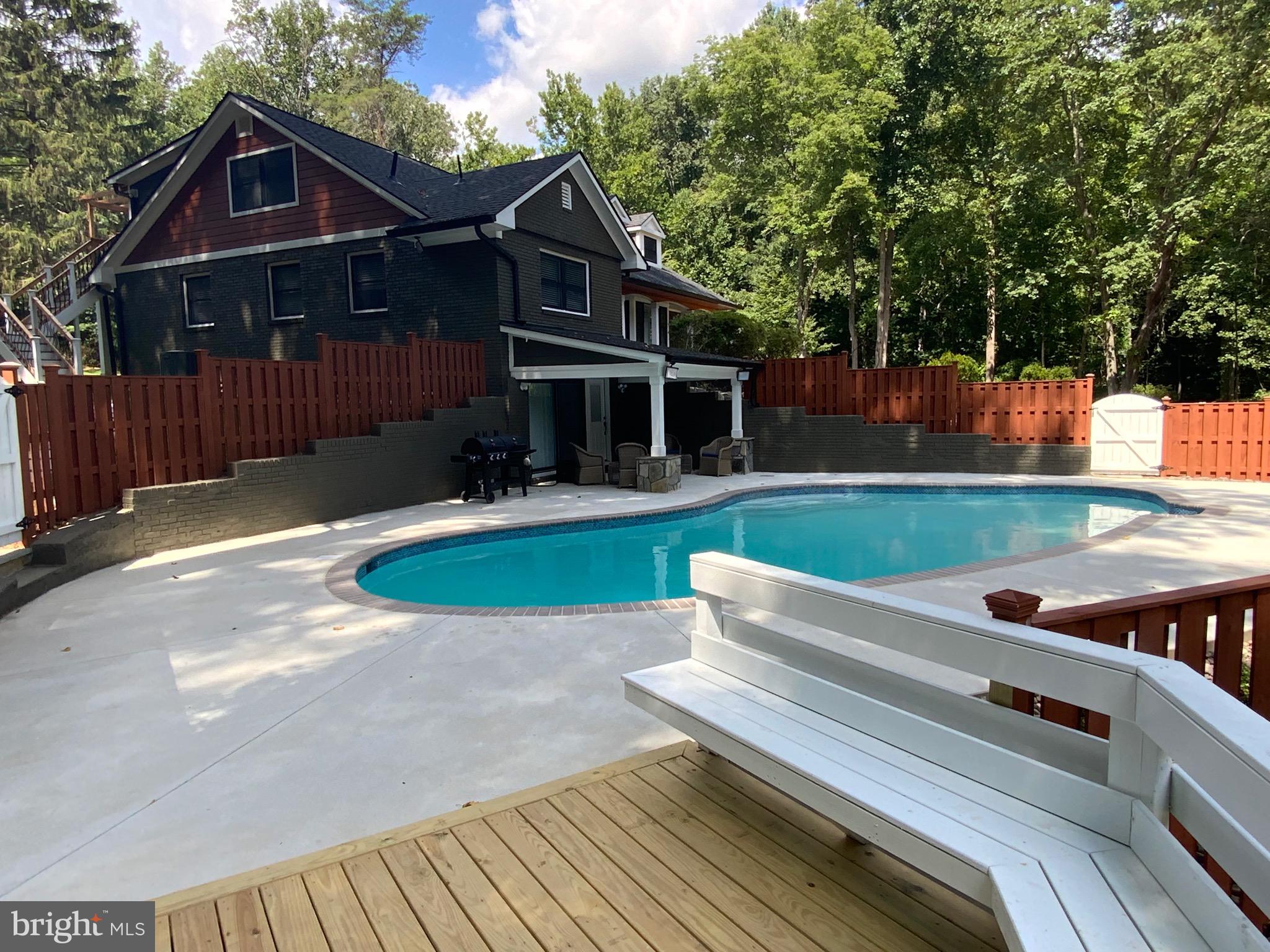 WINDSOR MILL - Residential