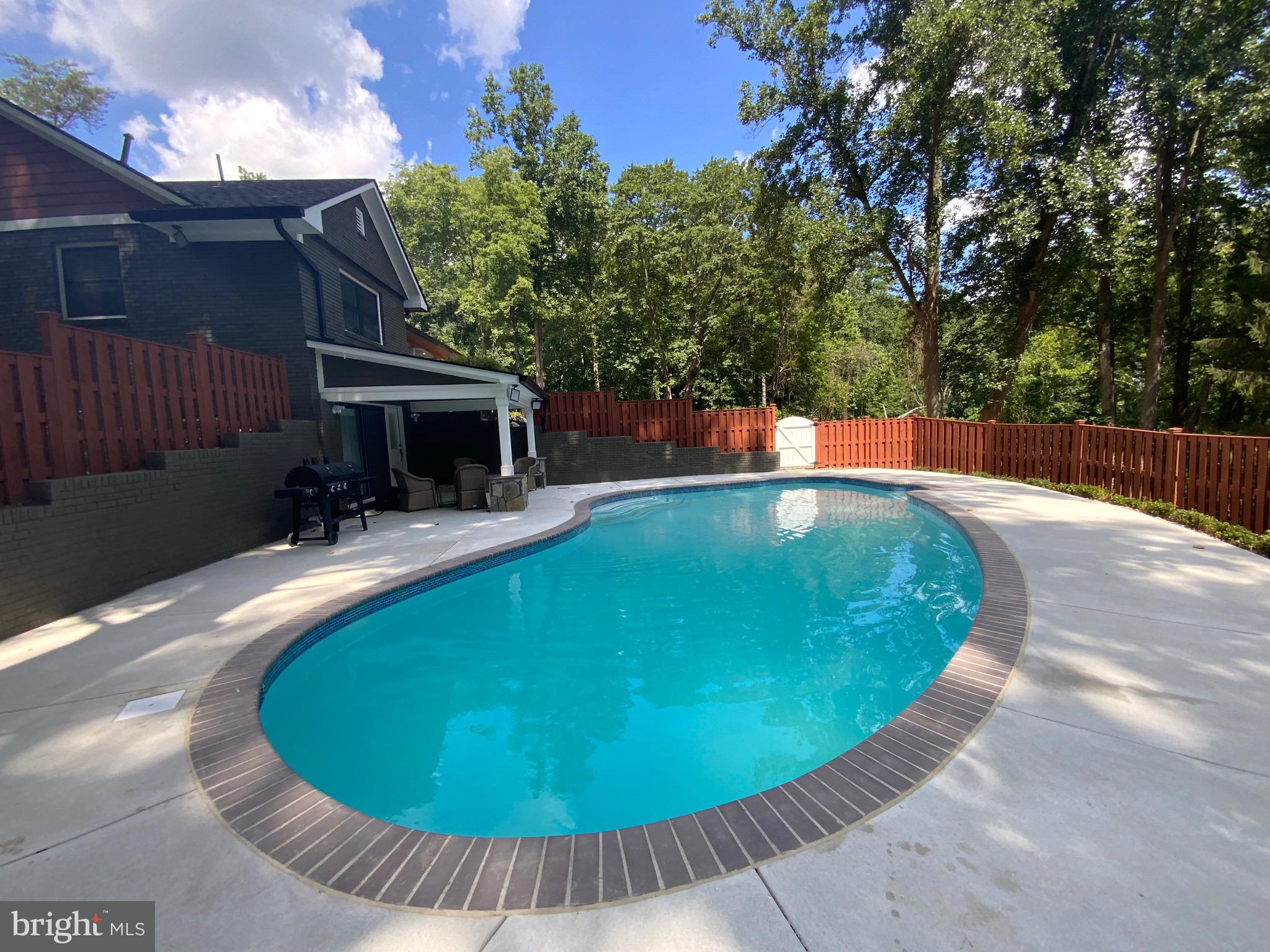 WINDSOR MILL - Residential