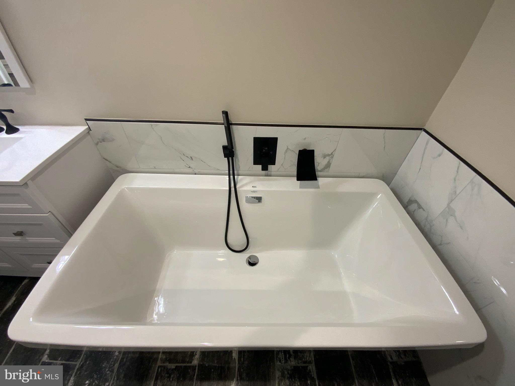 WINDSOR MILL - Residential