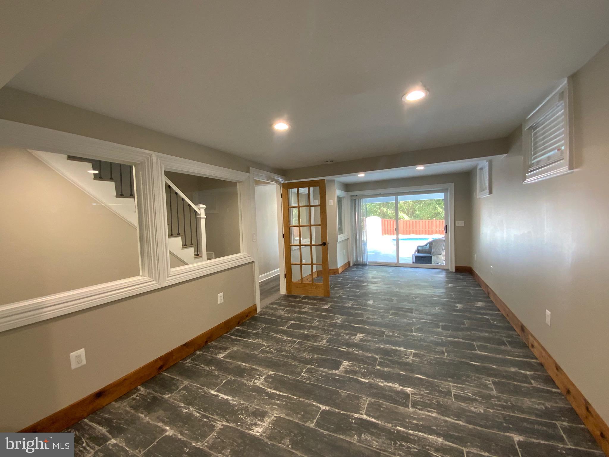 WINDSOR MILL - Residential