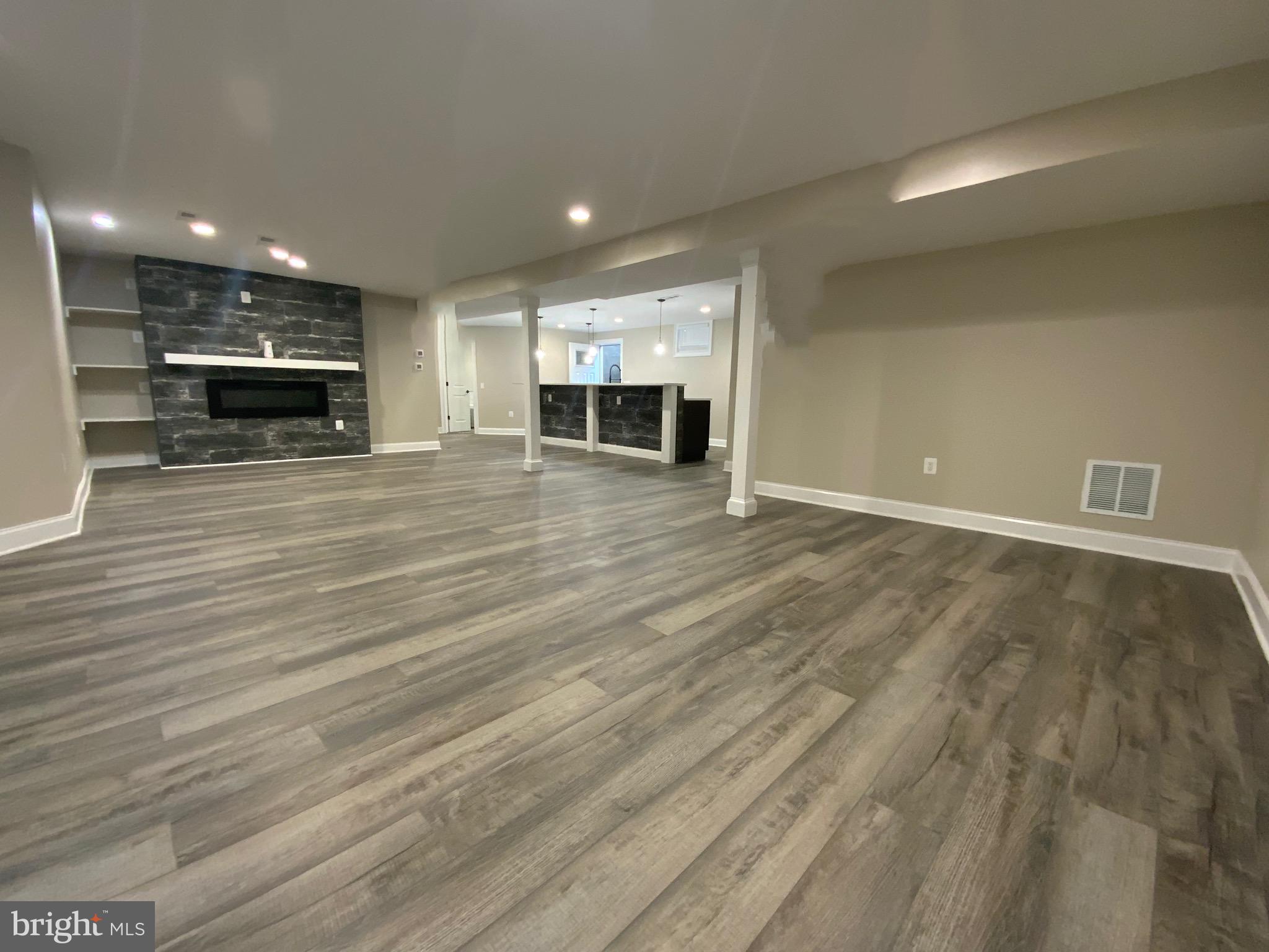 WINDSOR MILL - Residential