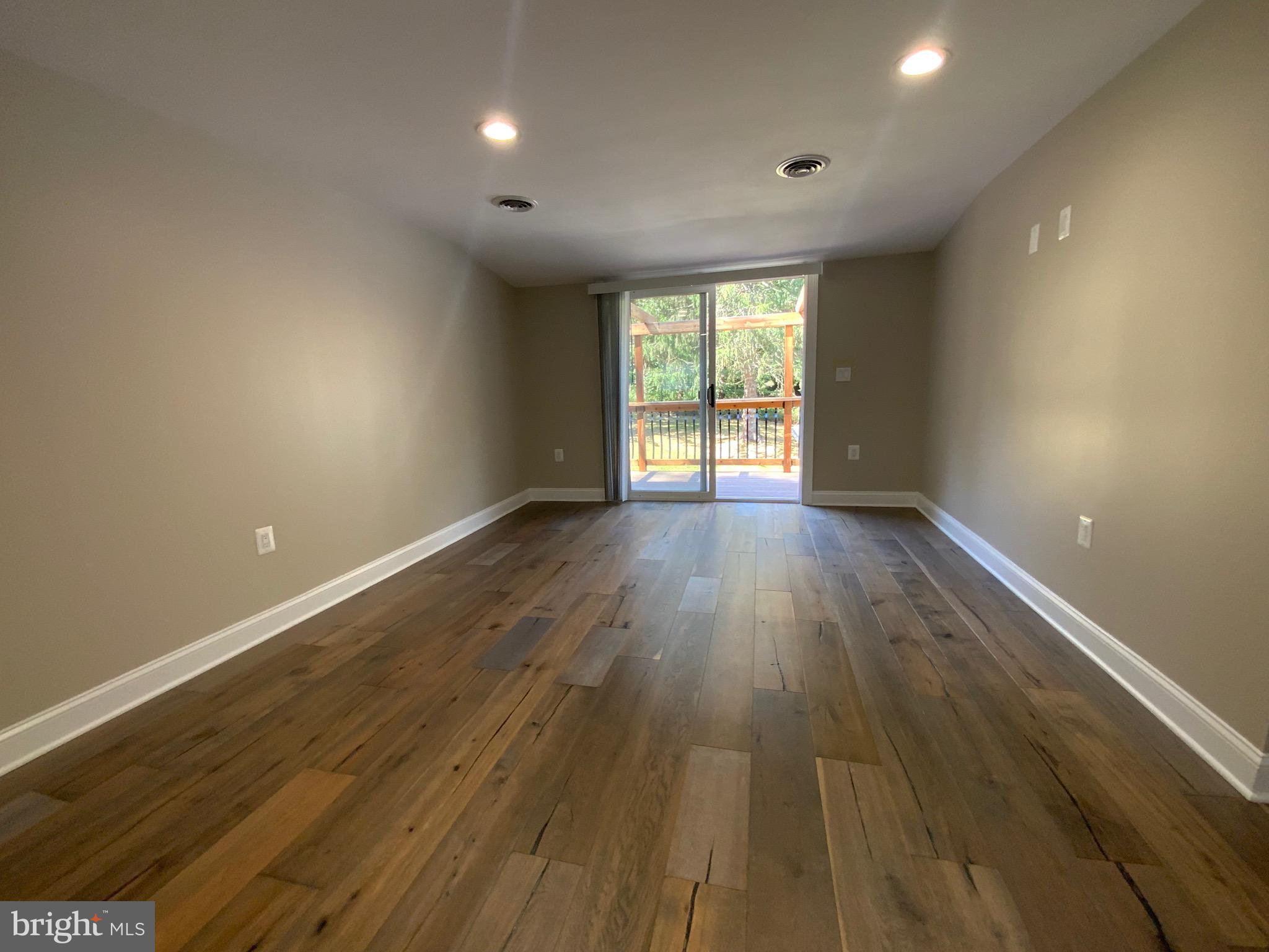 WINDSOR MILL - Residential