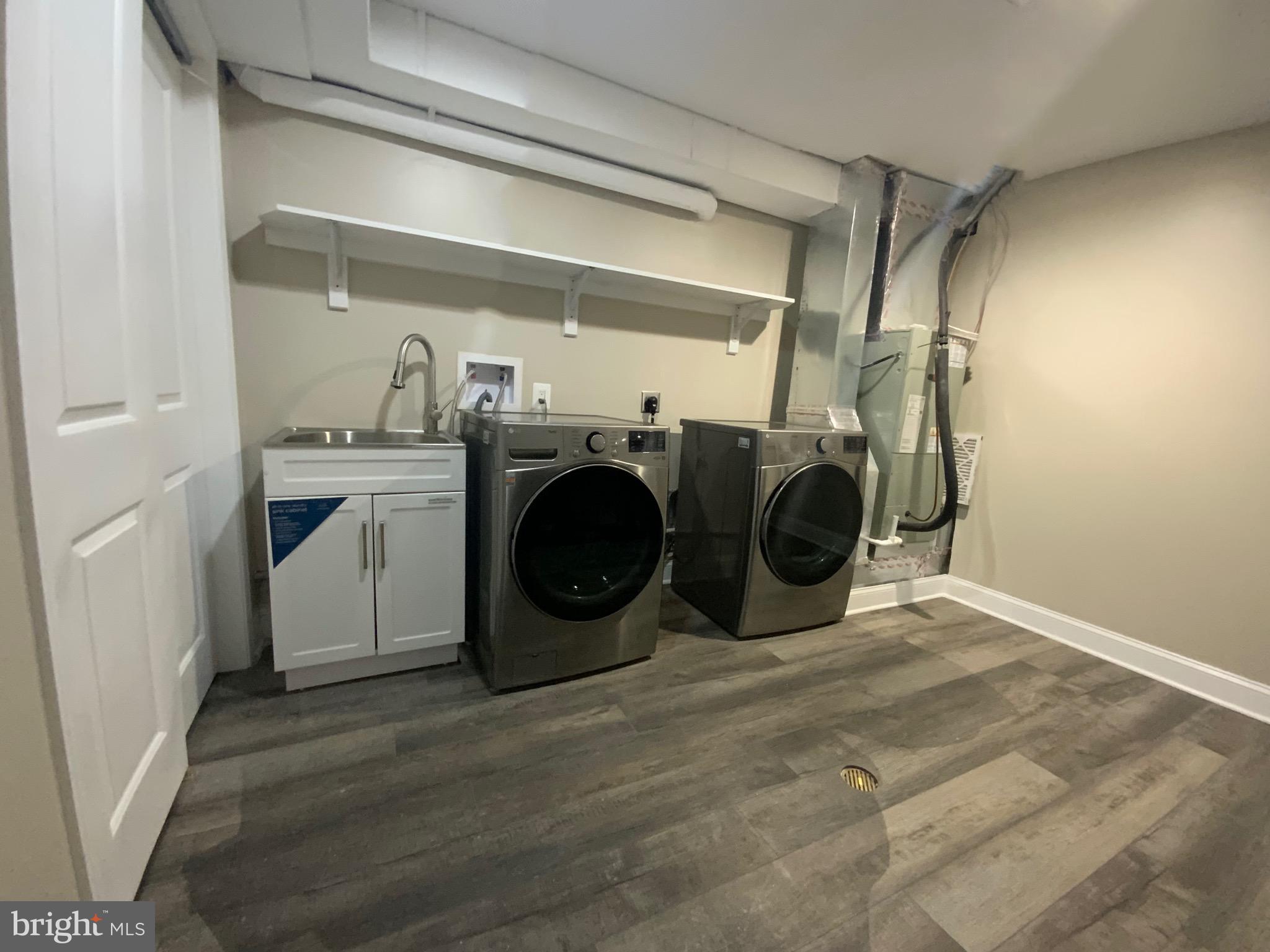 WINDSOR MILL - Residential