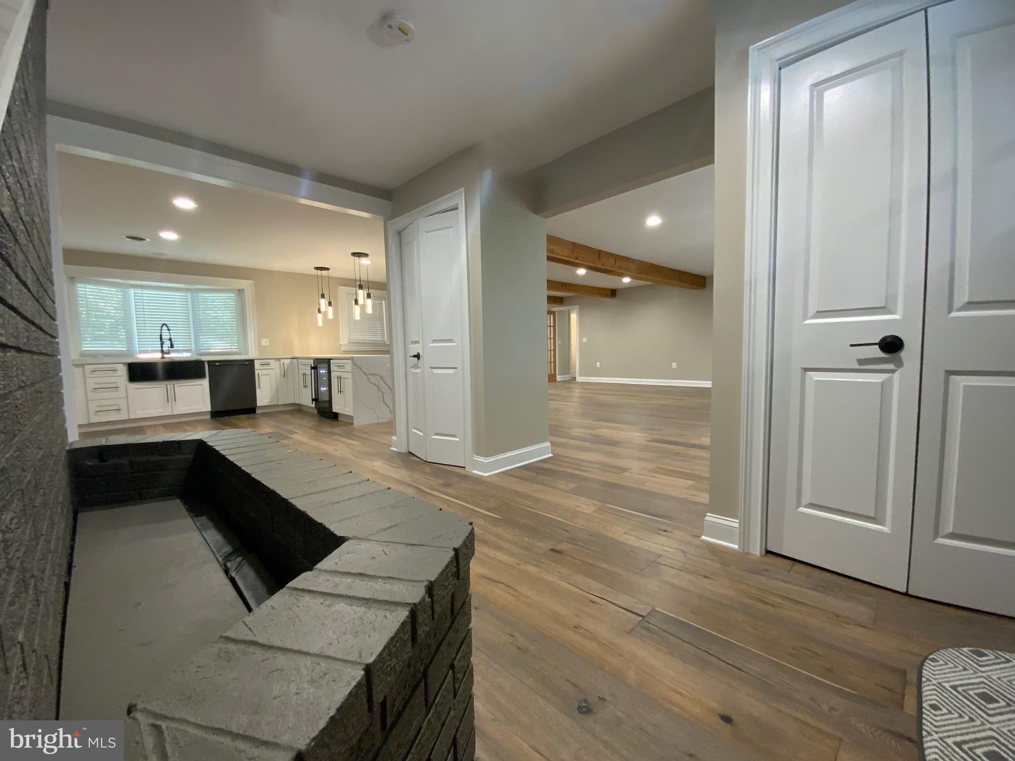 WINDSOR MILL - Residential