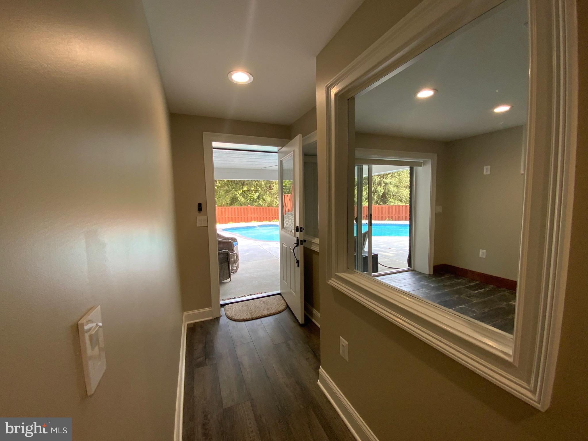 WINDSOR MILL - Residential