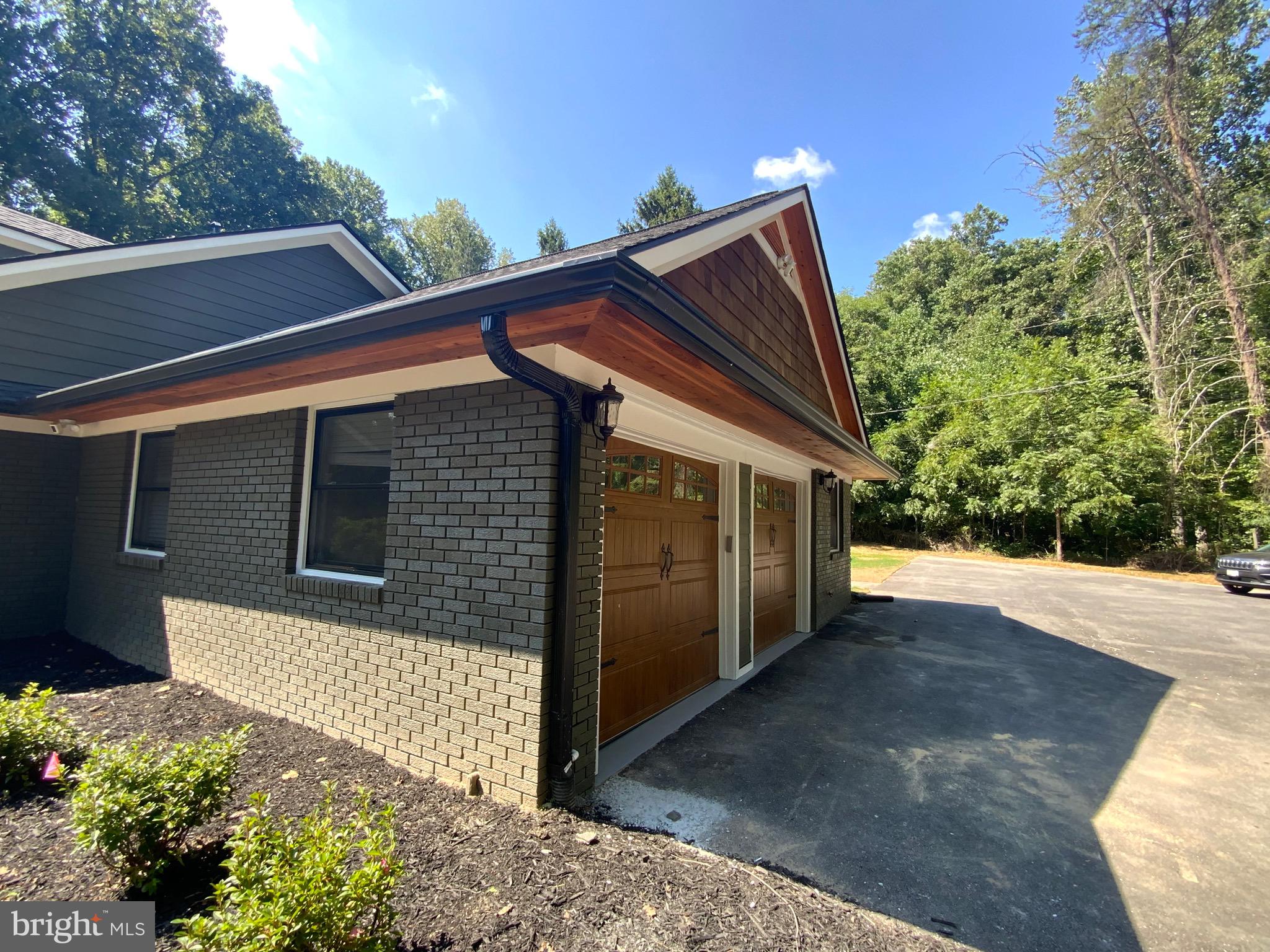 WINDSOR MILL - Residential