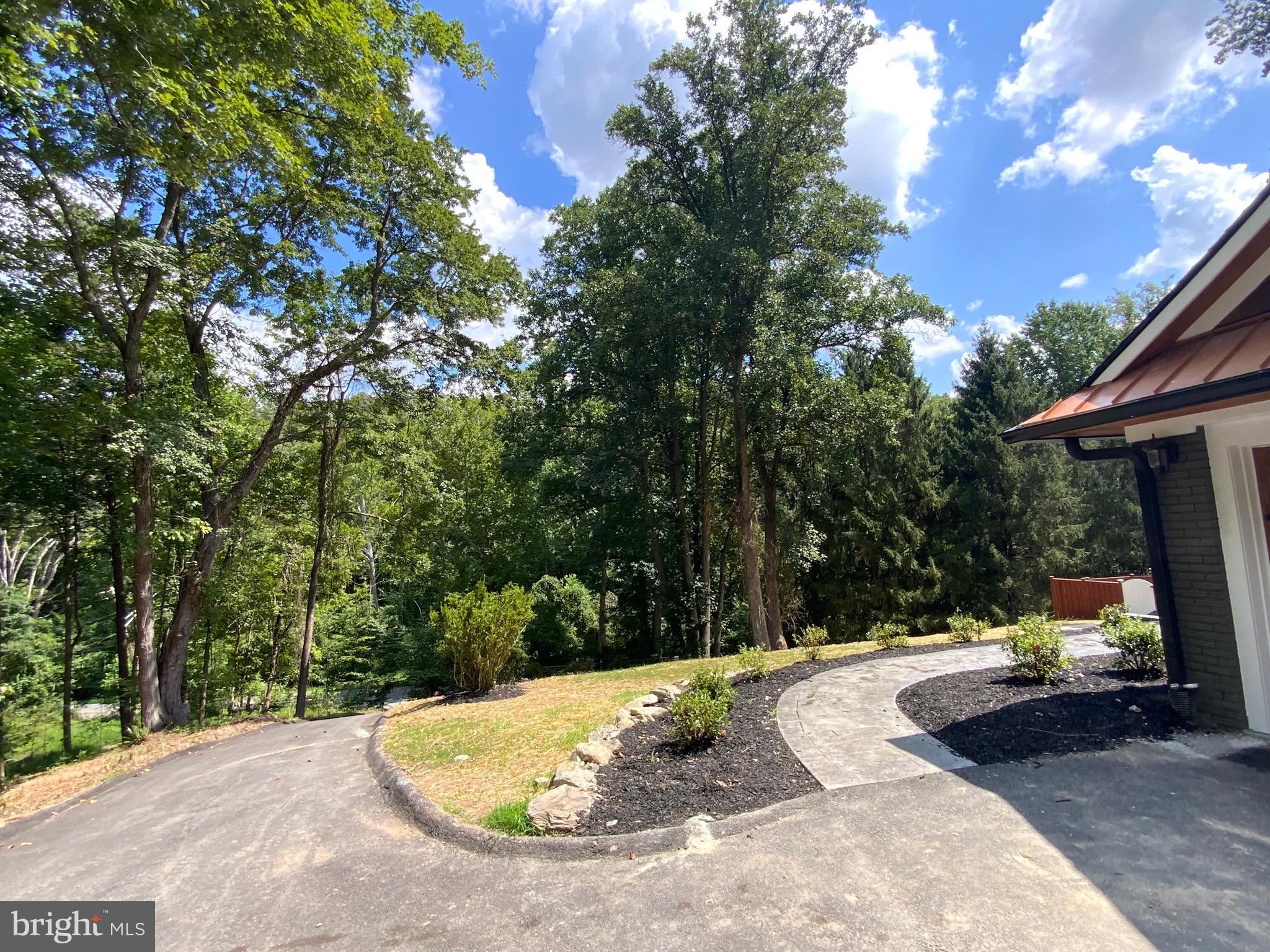 WINDSOR MILL - Residential