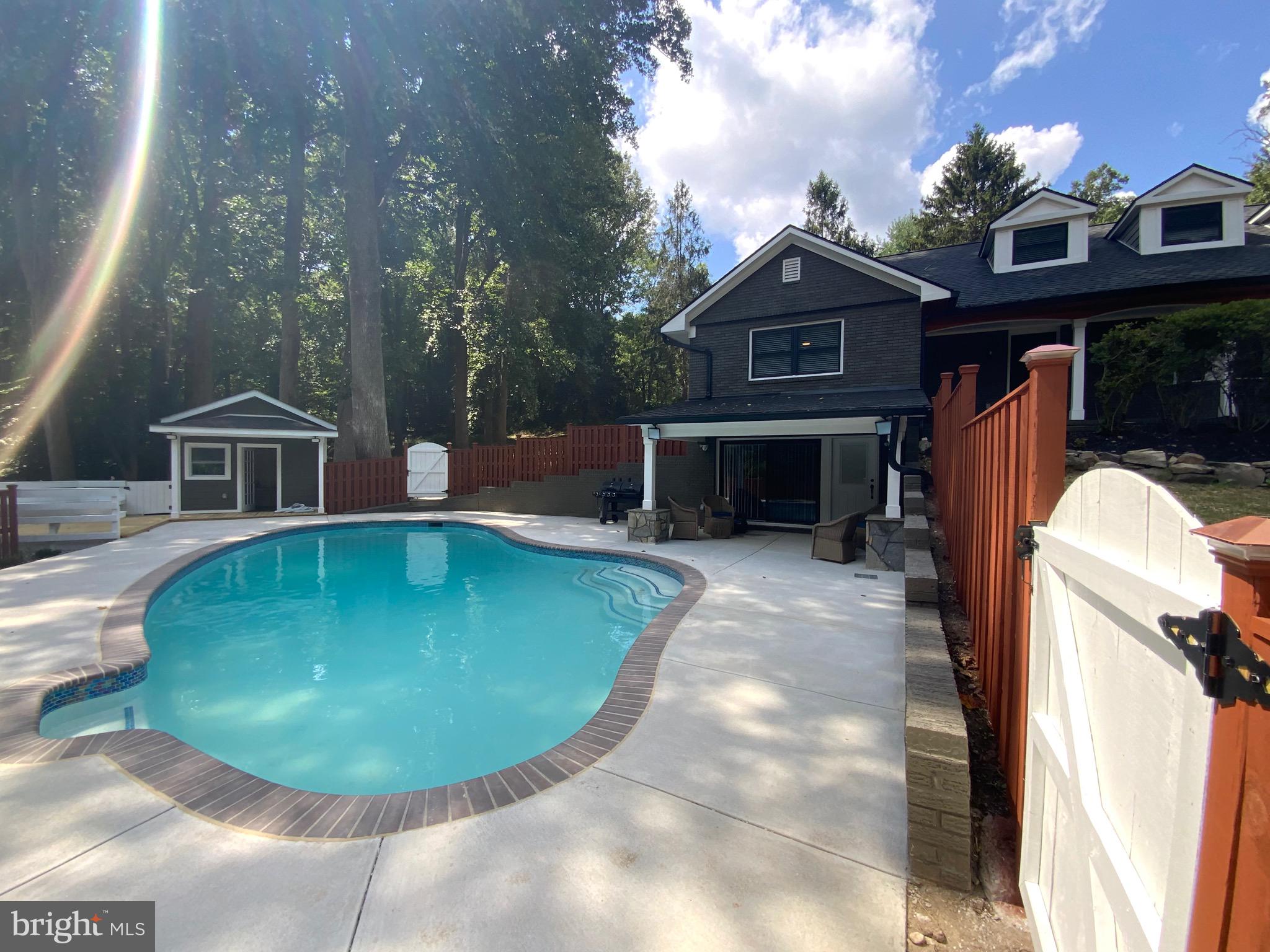 WINDSOR MILL - Residential