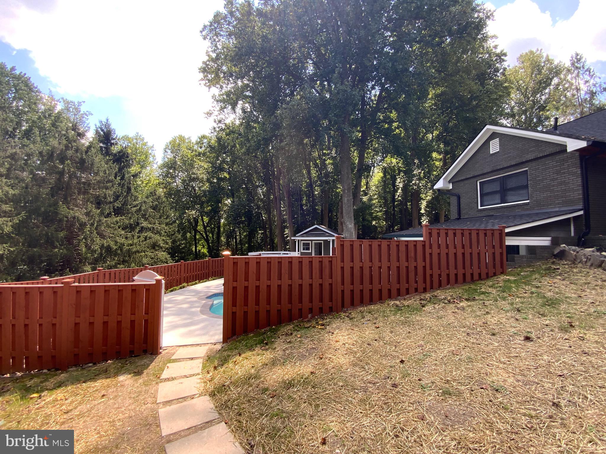 WINDSOR MILL - Residential