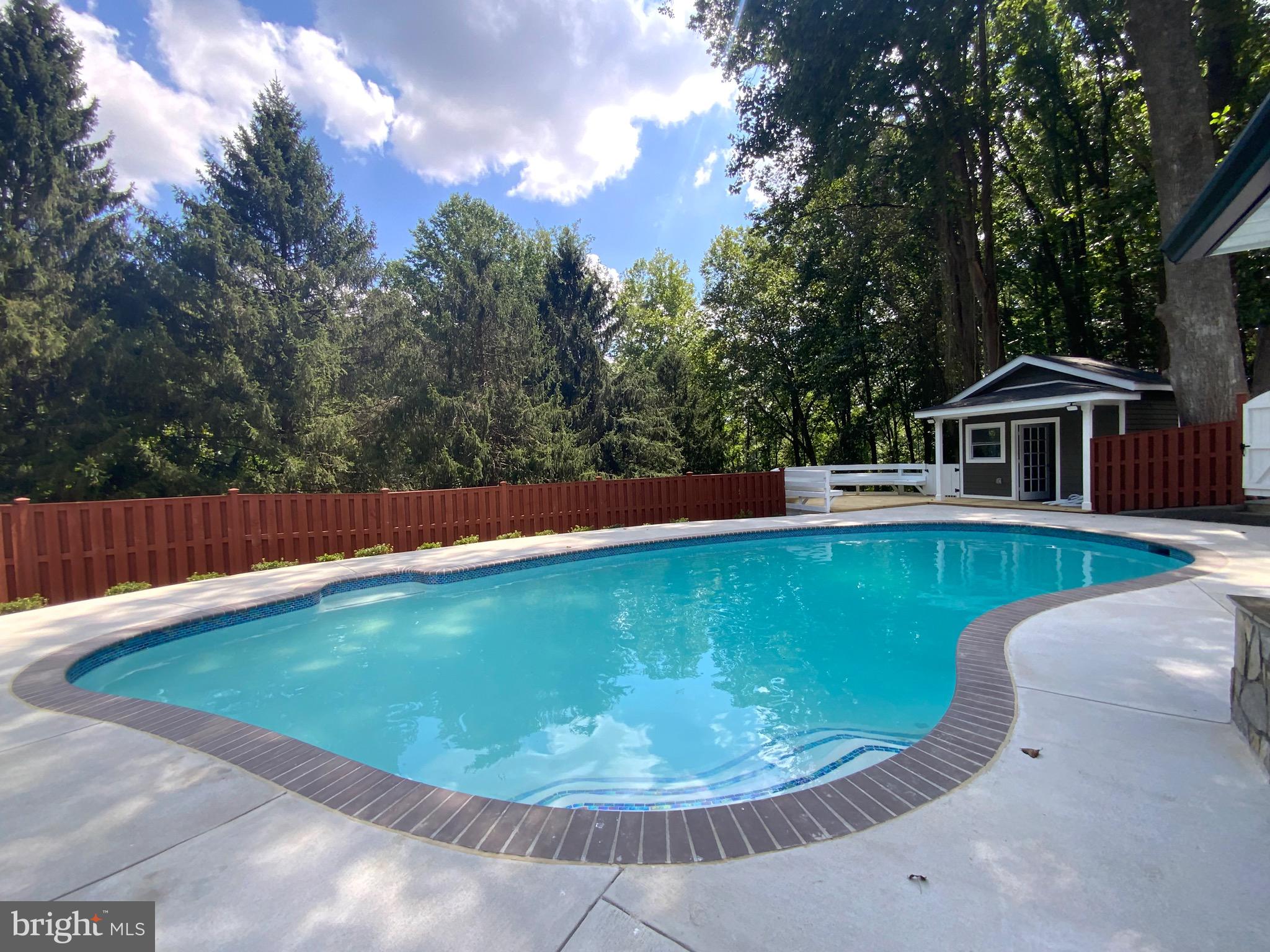 WINDSOR MILL - Residential