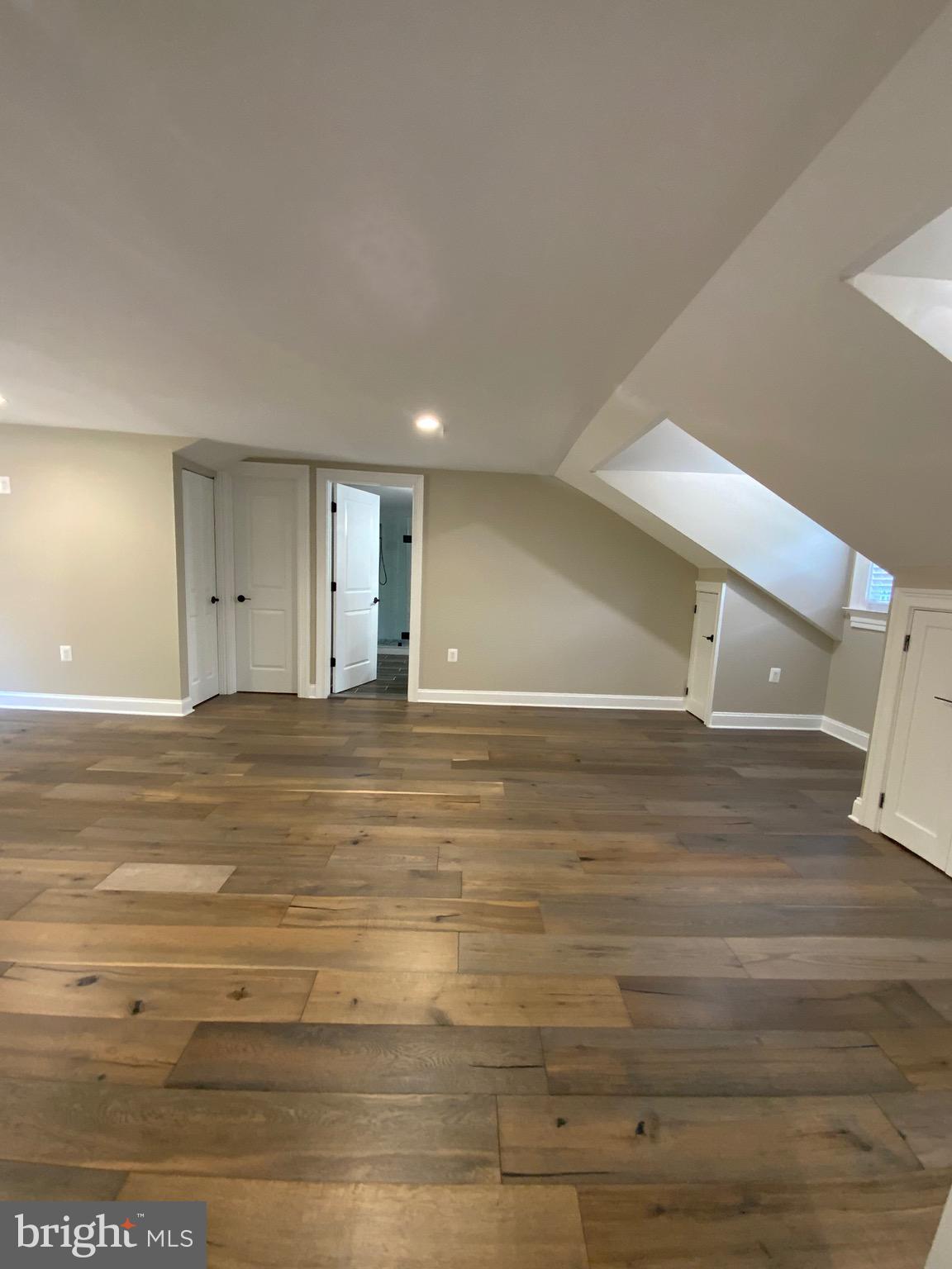 WINDSOR MILL - Residential