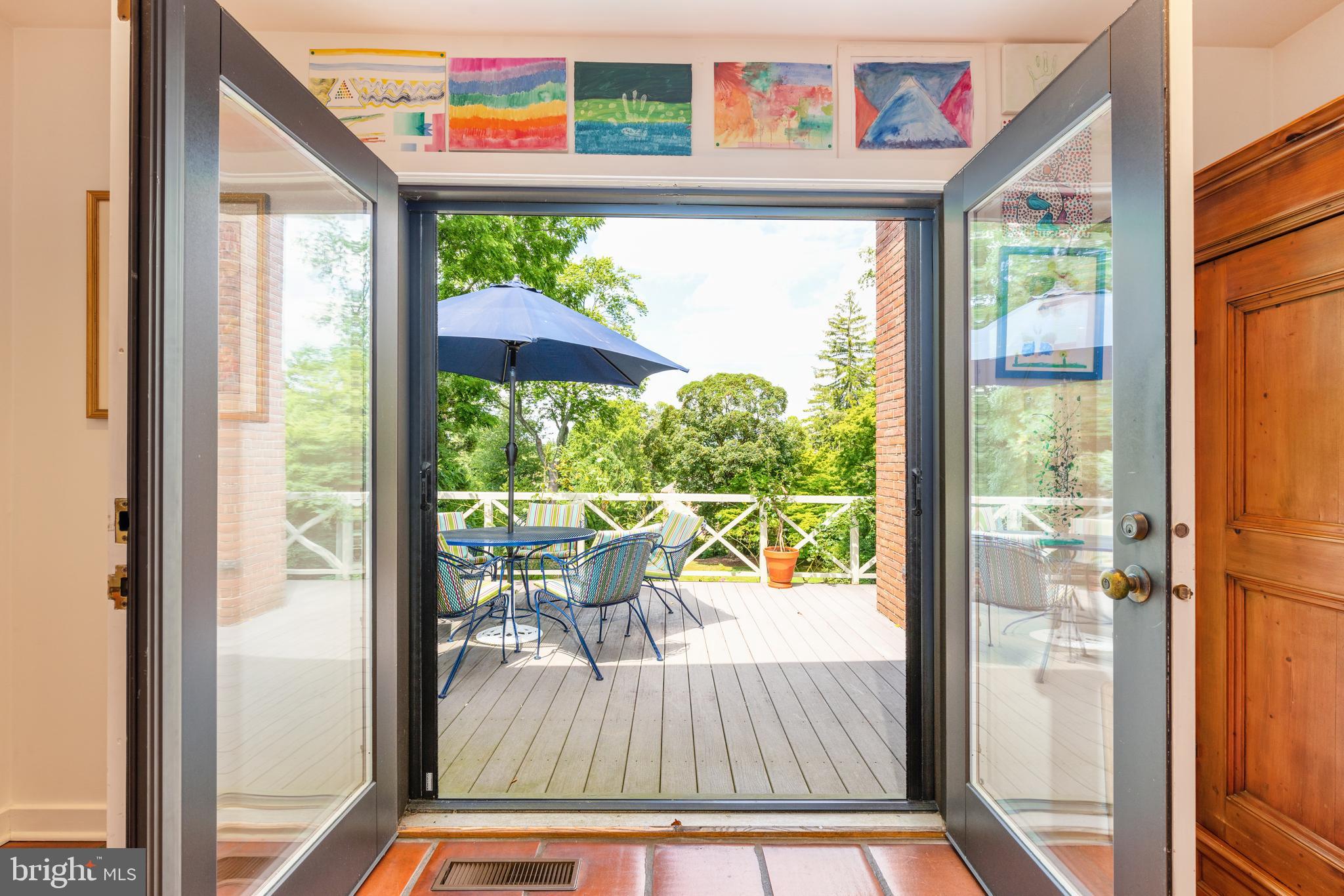 CHESTNUT HILL - Residential