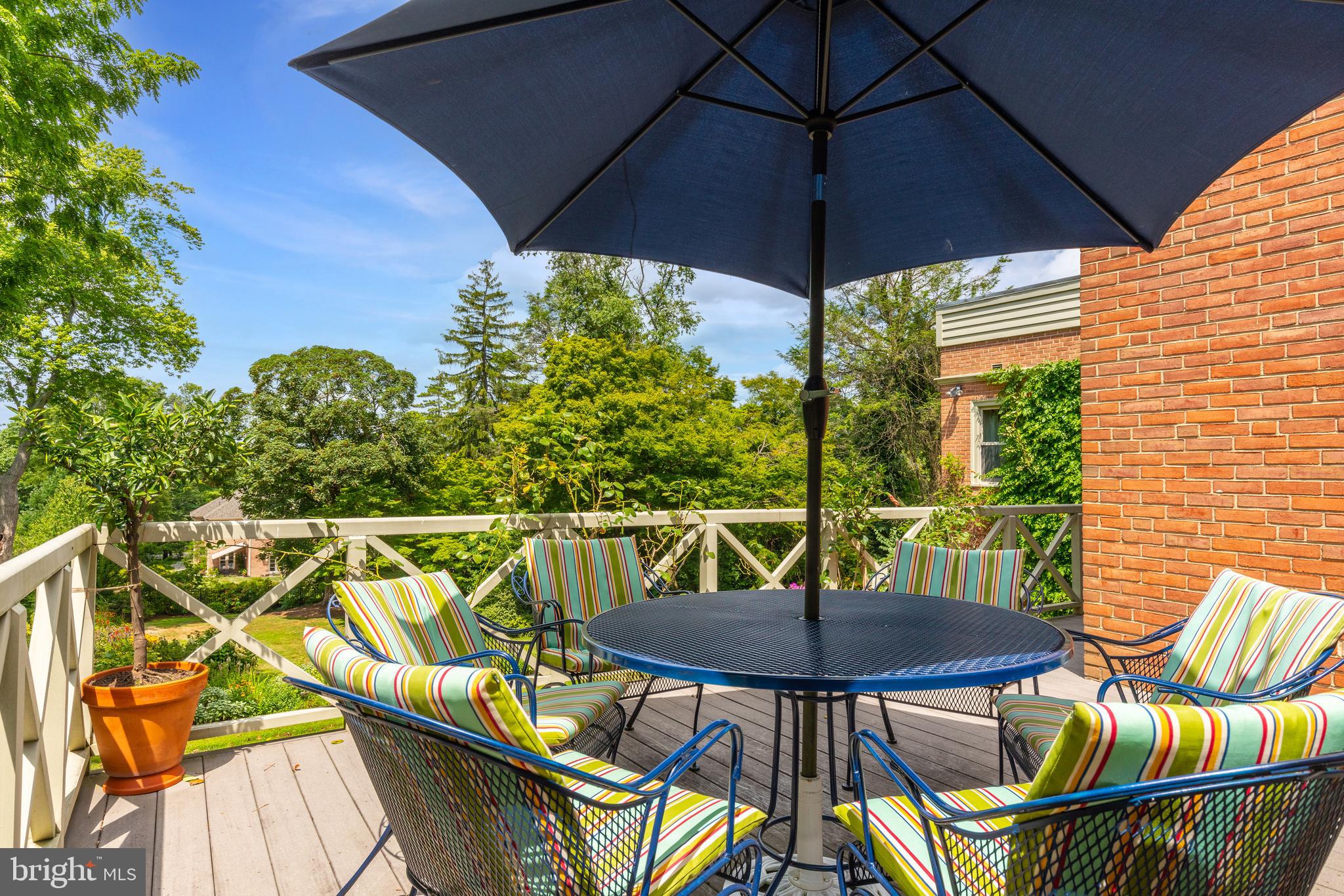 CHESTNUT HILL - Residential