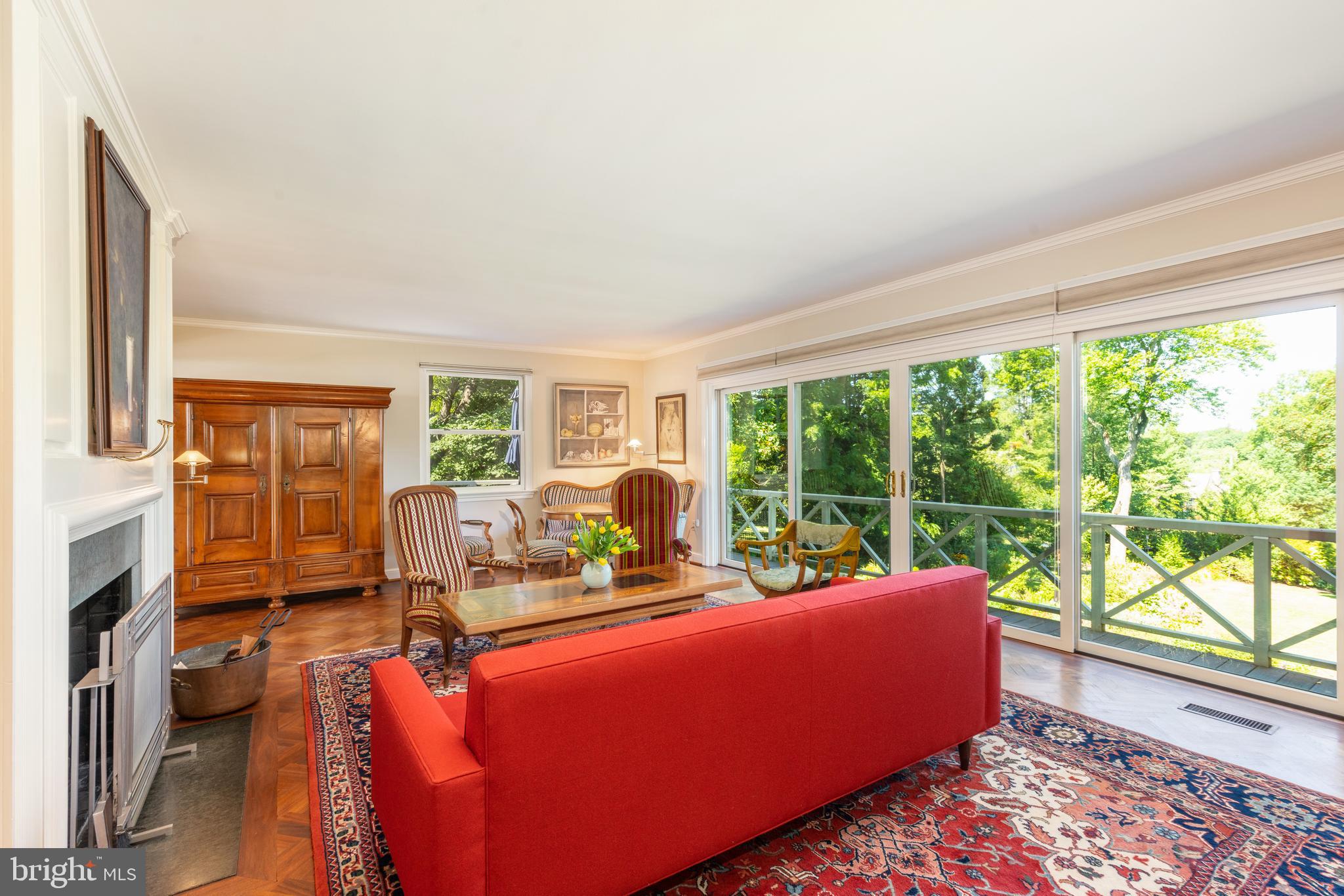 CHESTNUT HILL - Residential