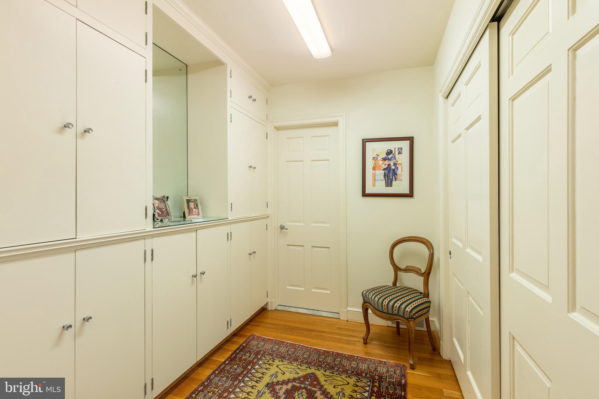 CHESTNUT HILL - Residential