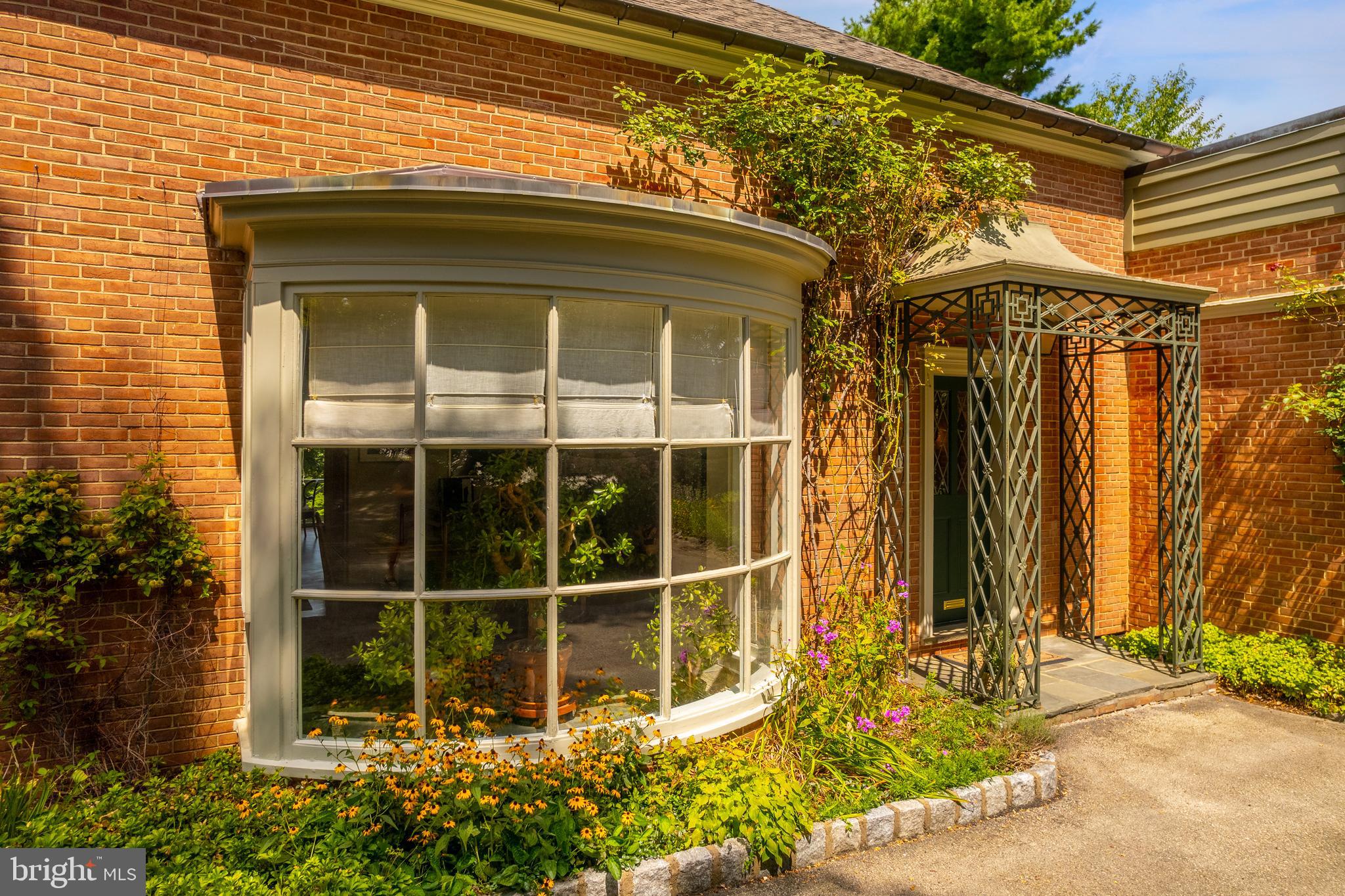 CHESTNUT HILL - Residential