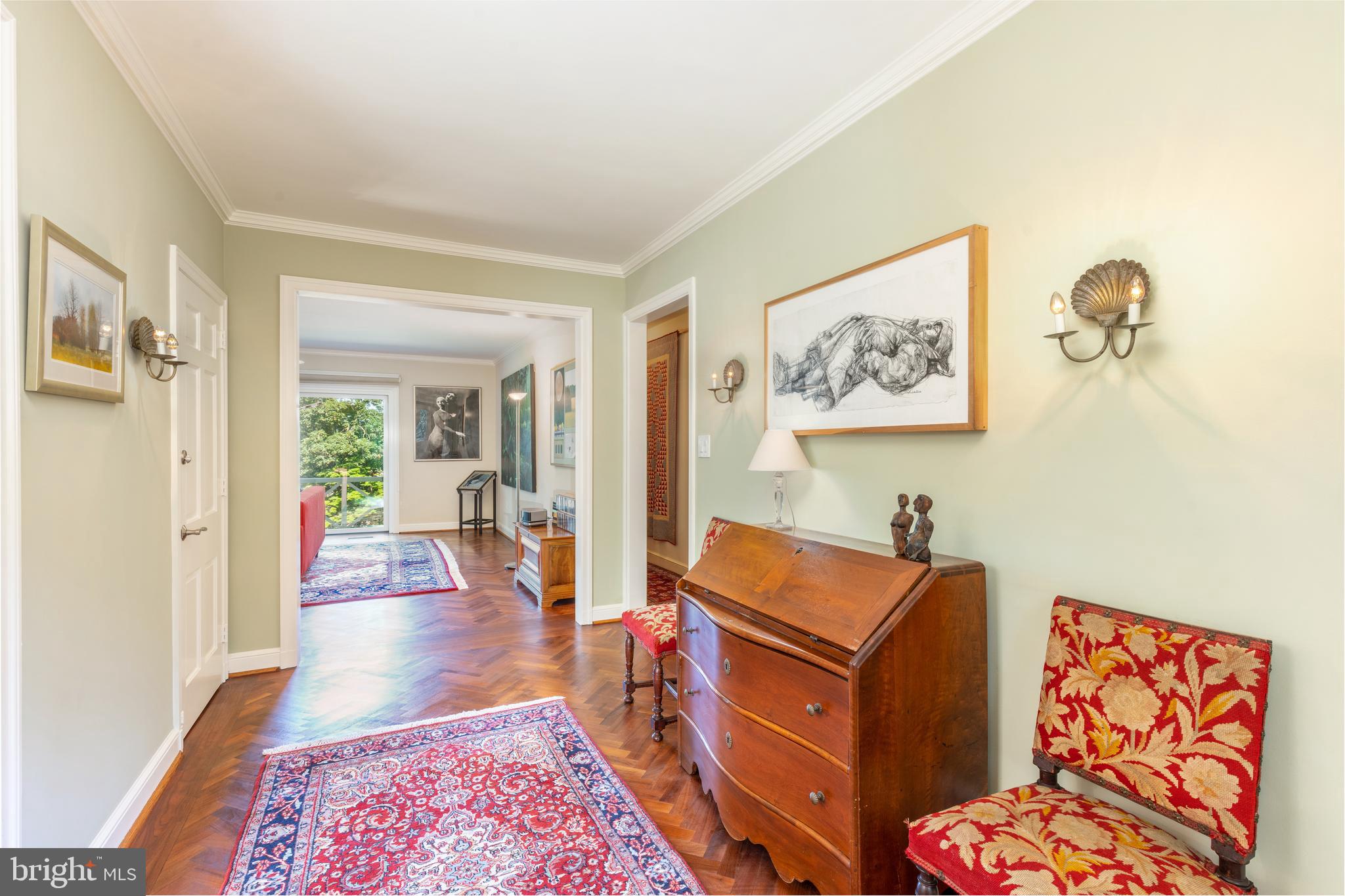 CHESTNUT HILL - Residential