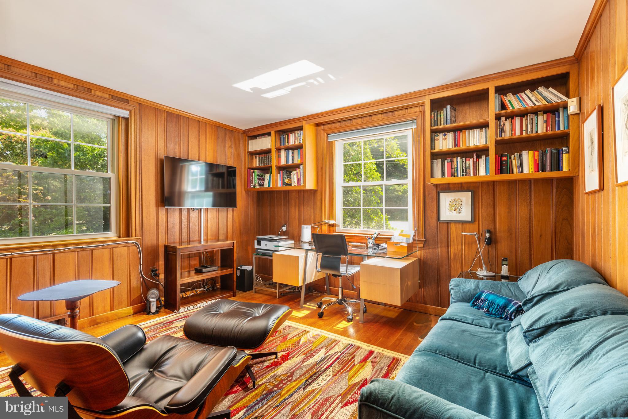 CHESTNUT HILL - Residential