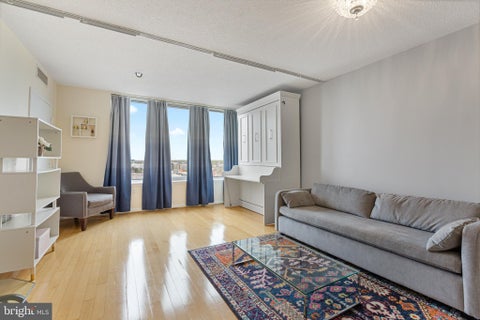 Condo For Rent - 2726 Gallows Road #1001<br/> VIENNA, VA 22180