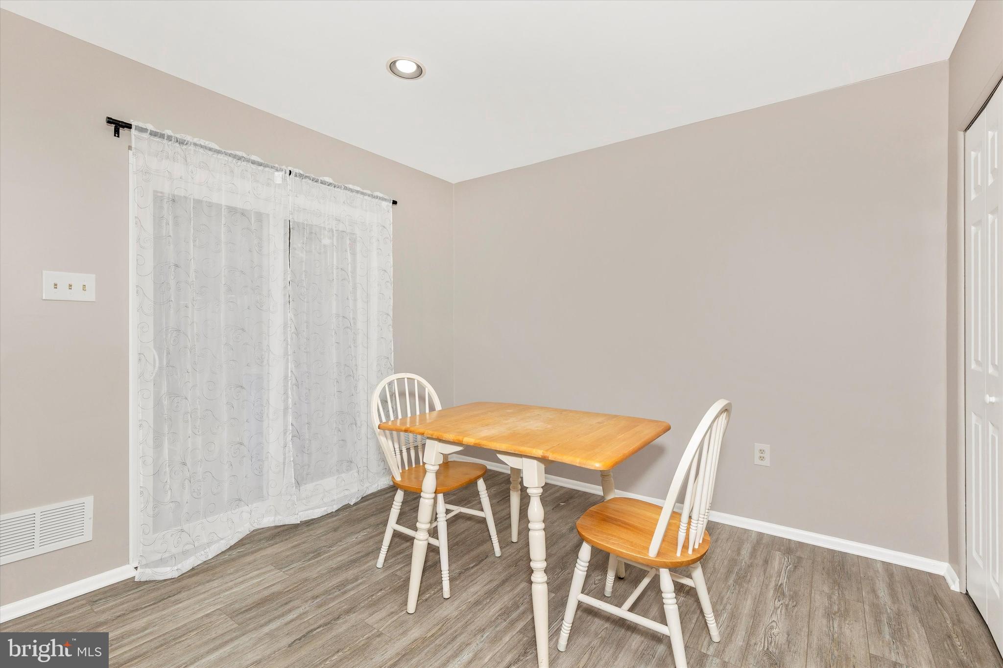 MOUNTAIN VILLAGE - Residential