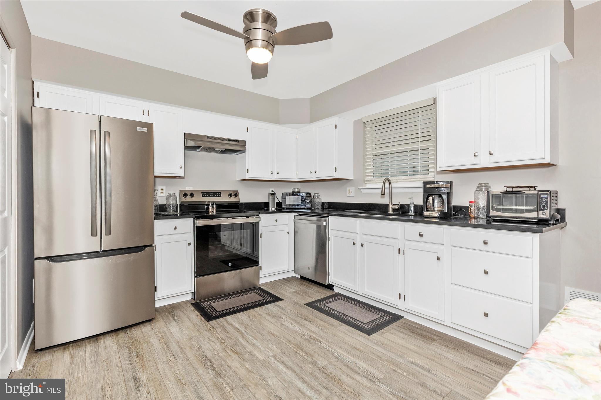 MOUNTAIN VILLAGE - Residential