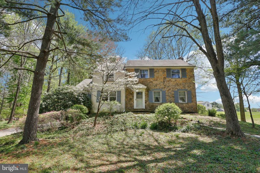 Nestled on a quiet cul-de-sac in the sought-after Rose Tree Media School District, this lovely home offers a perfect blend of comfort and convenience. The first floor features a bright and spacious living room, a formal dining room, and an oversized open-concept kitchen—the best part of the home and ideal for gatherings. A dedicated office provides a quiet workspace, while the laundry room and powder room add everyday ease. Access the inviting screened porch off the kitchen, perfect for relaxing or entertaining. Upstairs, the primary suite boasts a private en-suite bathroom, creating a peaceful retreat. Three additional bedrooms and a full hall bath complete the second floor, offering plenty of space for family or guests. Located next to Tyler Arboretum and Ridley Creek state Park, this home is sits on a beautifully mature landscaped one-acre lot adjacent to a wide-open field. The HVAC was replaced in 2021! Don’t miss this wonderful opportunity to call this beautiful home yours.