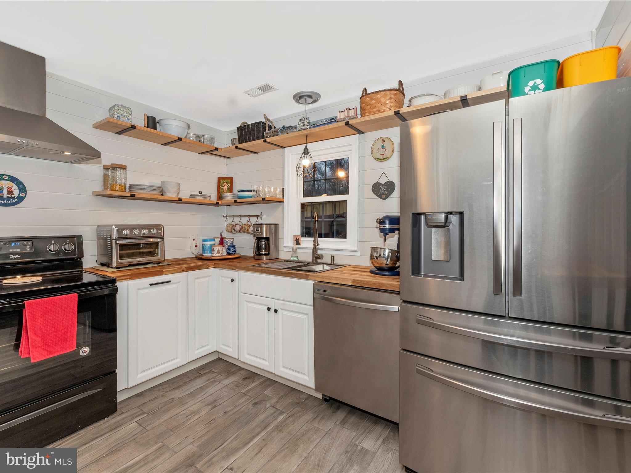 DAMASCUS OUTSIDE - Residential