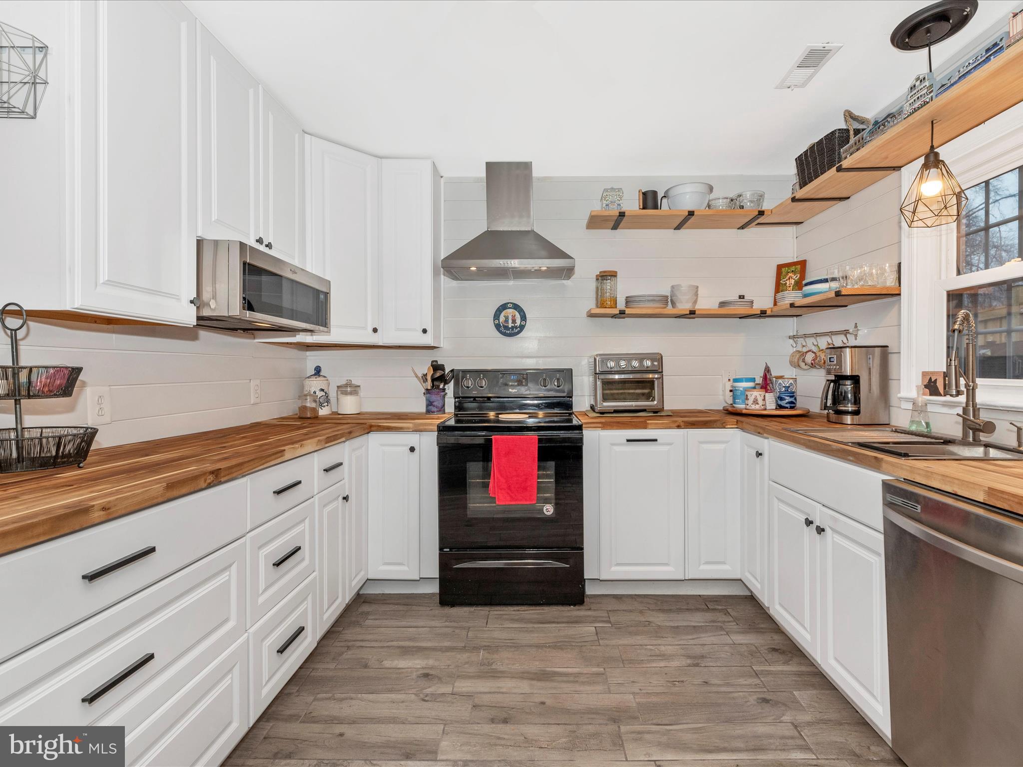 DAMASCUS OUTSIDE - Residential