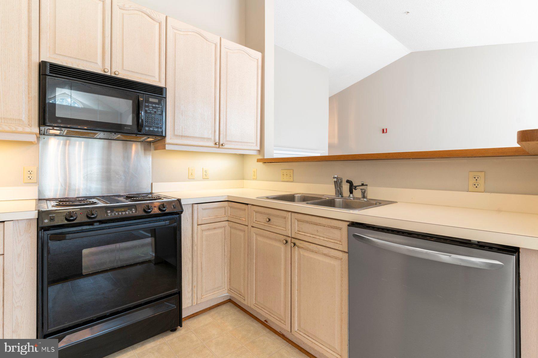 SOLOMANS LANDING CONDOMINIUMS - Residential