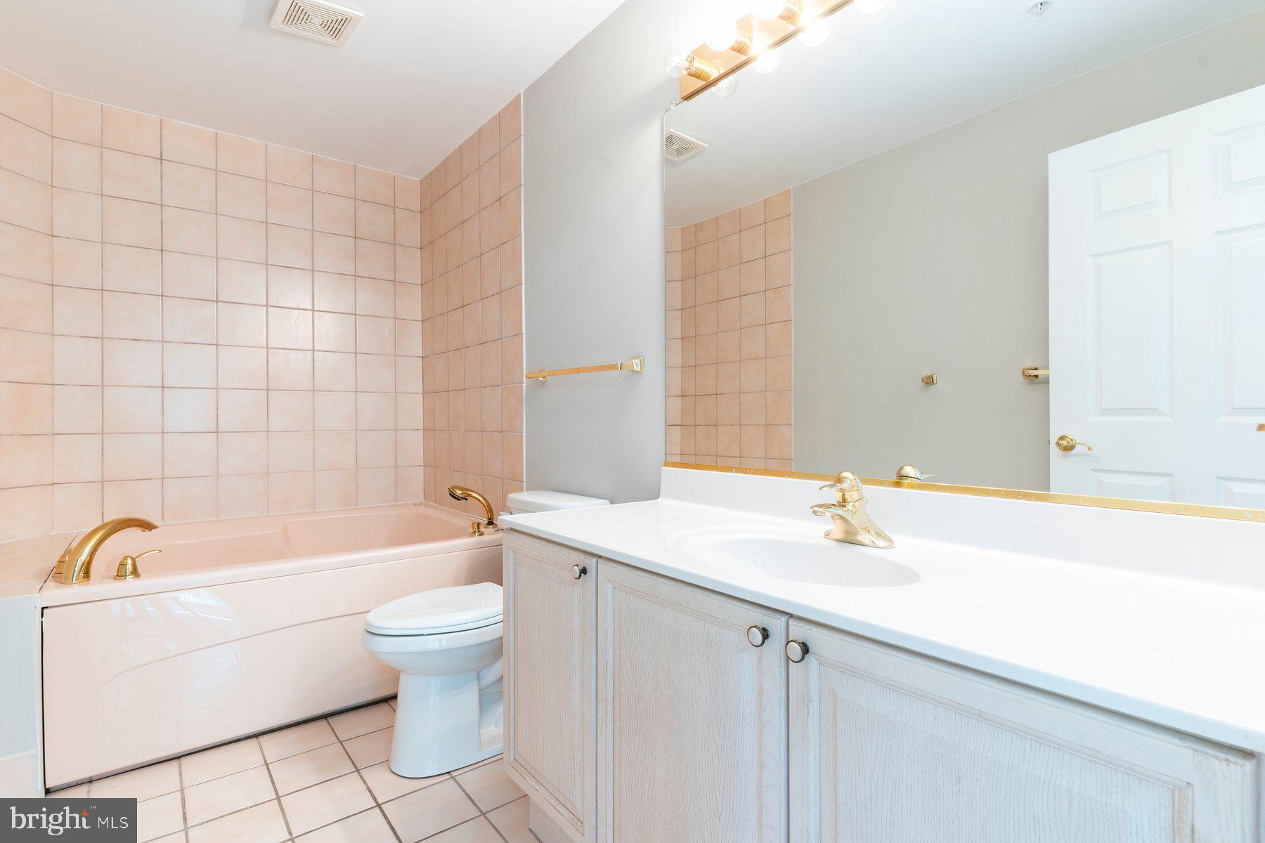 SOLOMANS LANDING CONDOMINIUMS - Residential