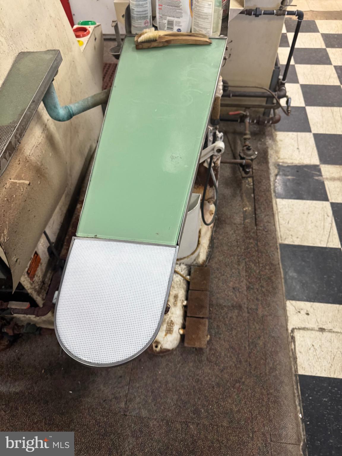 FAIRLESS HILLS - Commercial Sale