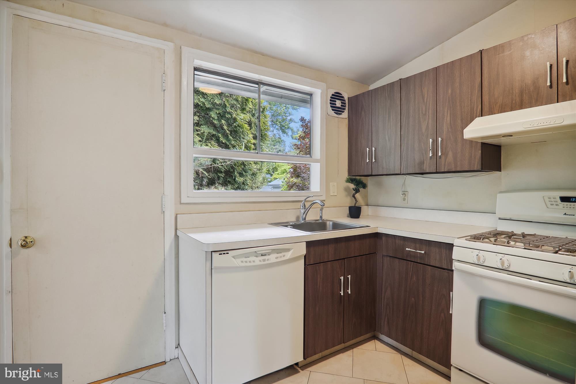 ROSEMARY HILLS - Residential