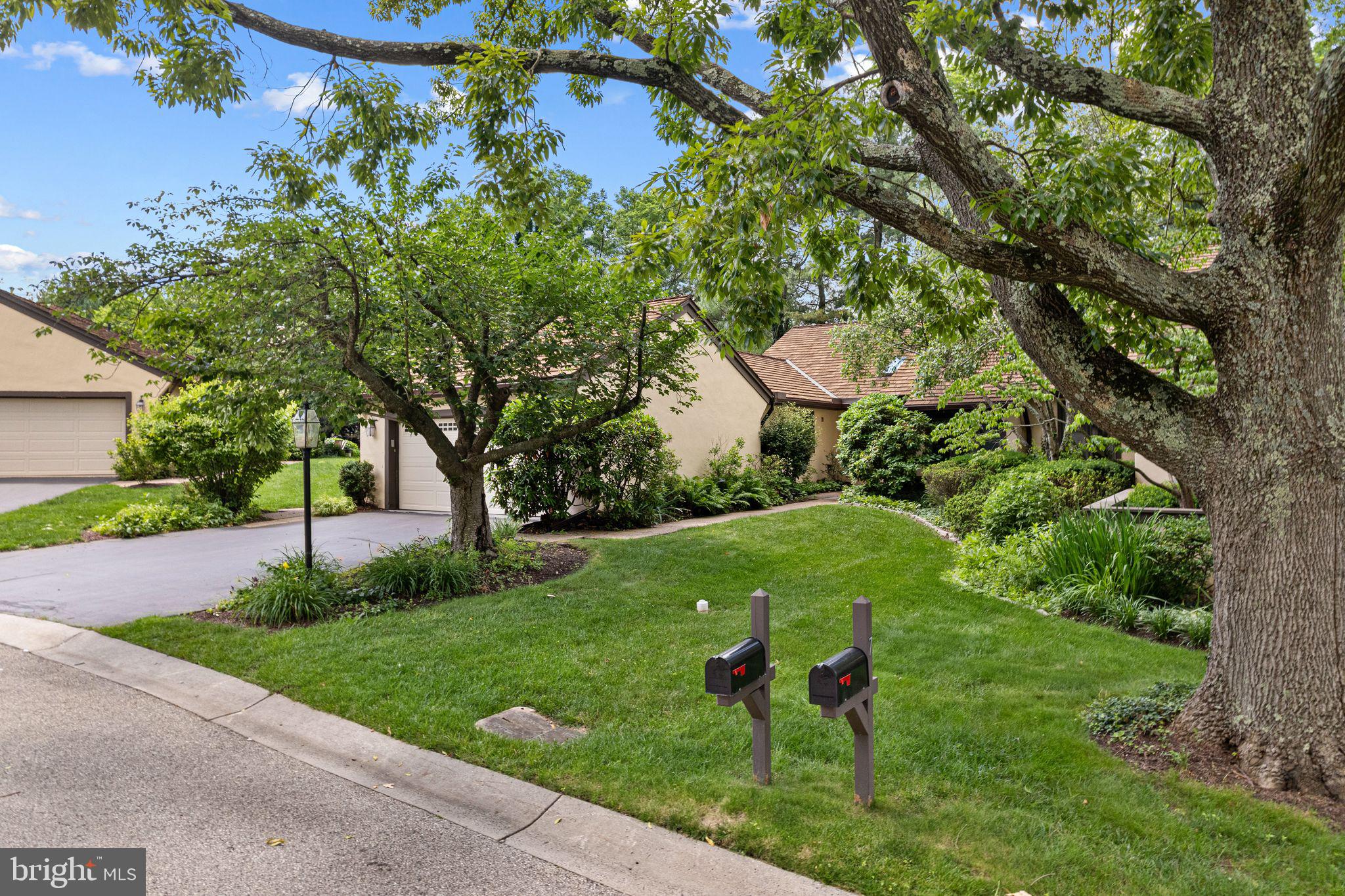 6 STEEPLECHASE LANE