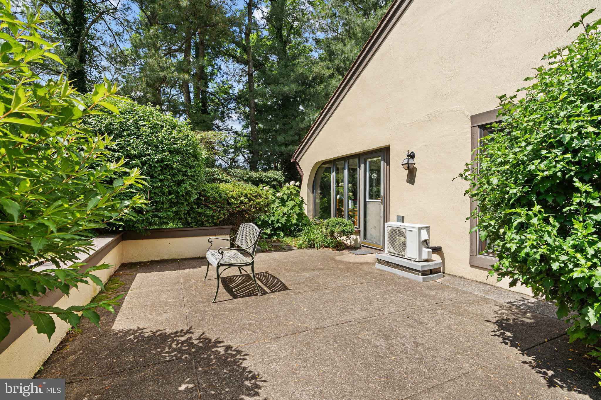 6 STEEPLECHASE LANE