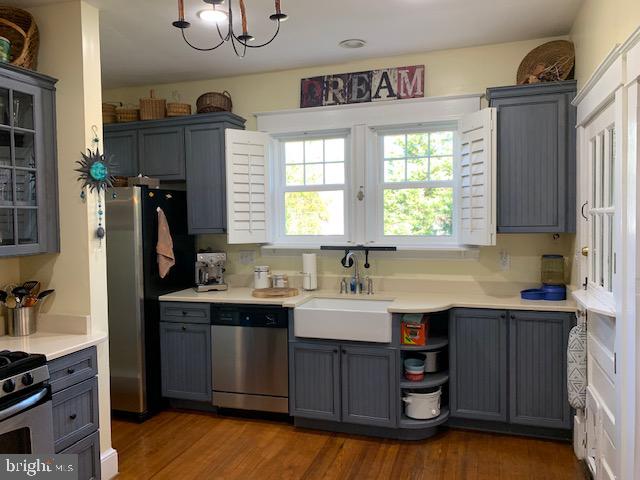 COLLEGE HEIGHTS - Residential