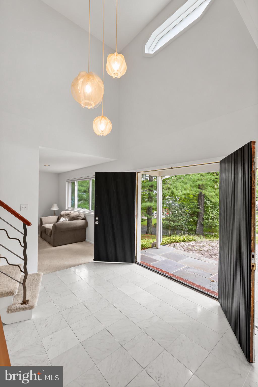 118 SWANHILL COURT