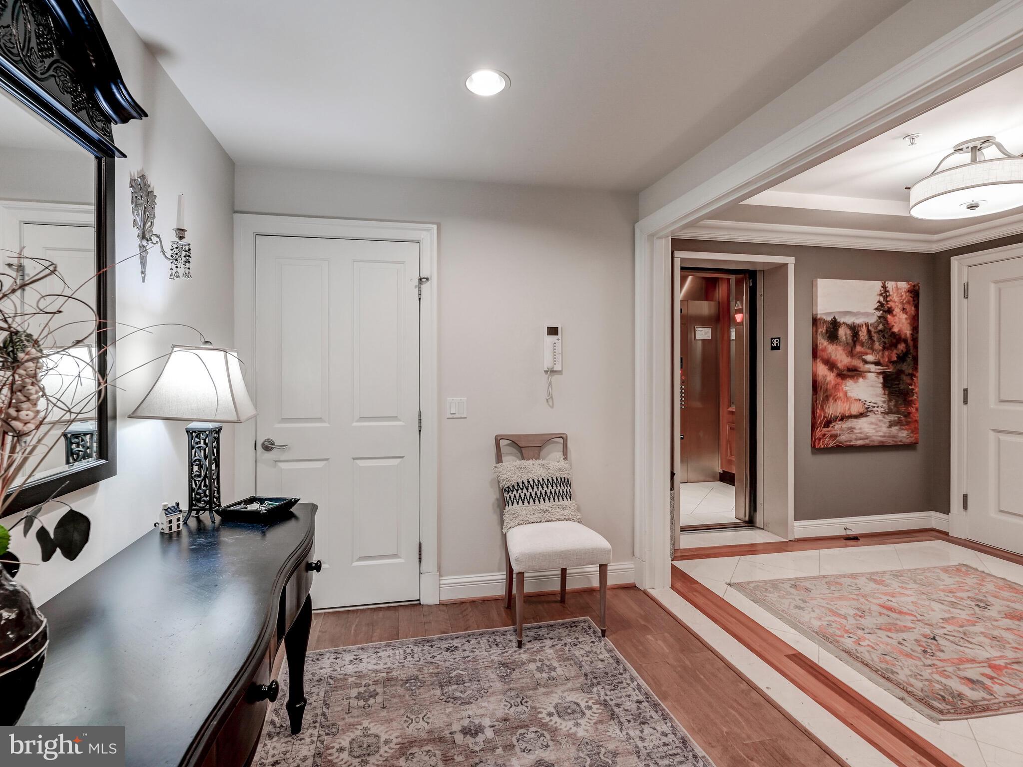 THE RITZ-CARLTON RESIDENCES - Residential